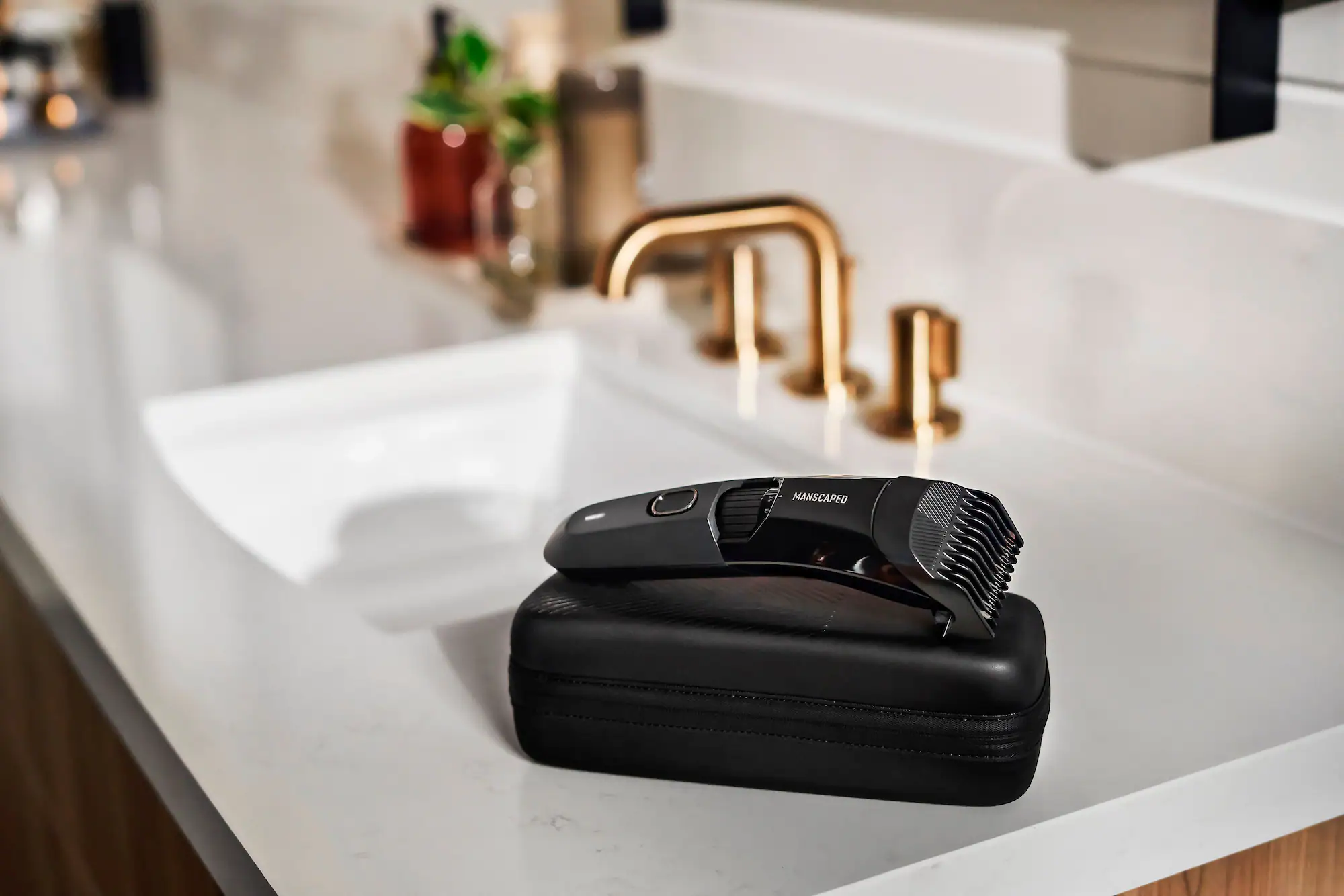 Zoom in on Alt View 15. Manscaped - The Beard Hedger Rechargeable Wet/Dry Hair Trimmer - BLACK.