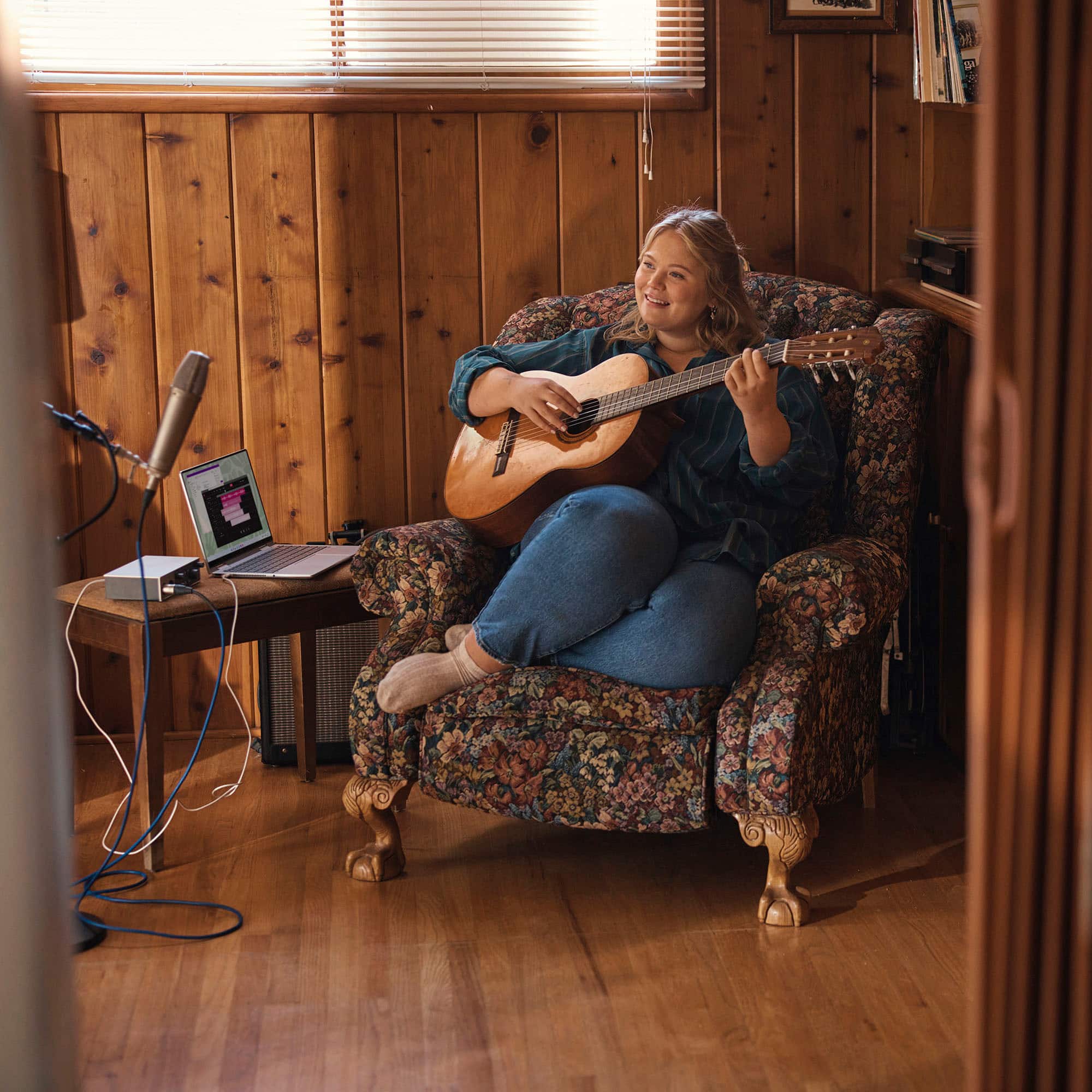 Alt View 11. HP - Envy 2-in-1 14" Full HD Touch-Screen Laptop - Intel Core i5 - 8GB Memory - 512GB SSD - Natural Silver.