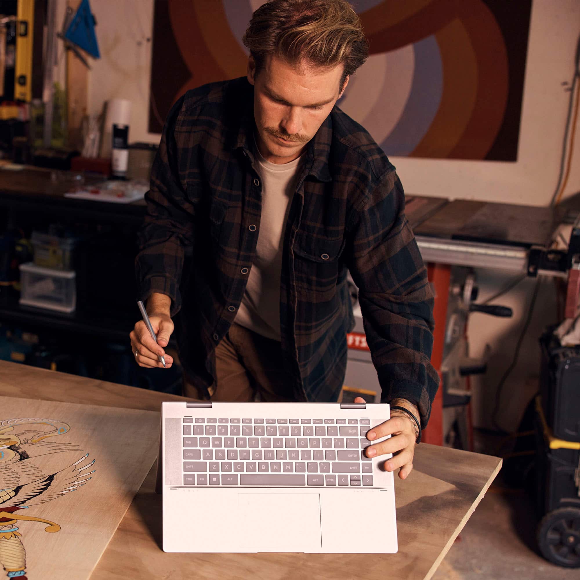 Alt View 14. HP - Envy 2-in-1 15.6" Full HD Touch-Screen Laptop - Intel Core i7 - 16GB Memory - 512GB SSD - Natural Silver.