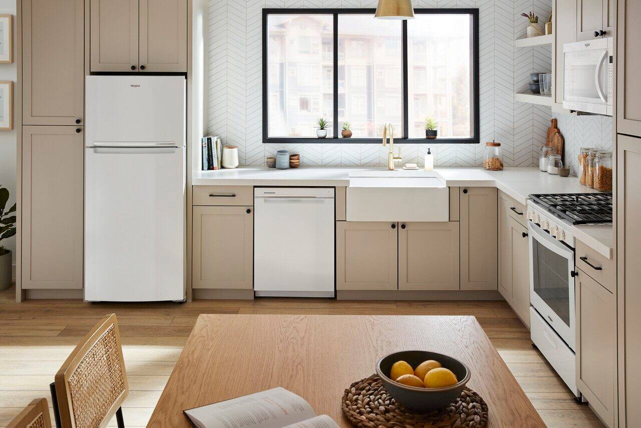 Alt View 14. Whirlpool - 16.3 Cu. Ft. Top-Freezer Refrigerator - White.