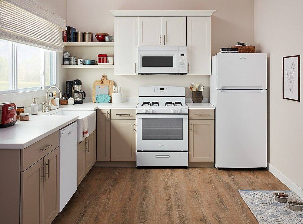 Alt View 13. Amana - 16.4 Cu. Ft. Top-Freezer Refrigerator - White.