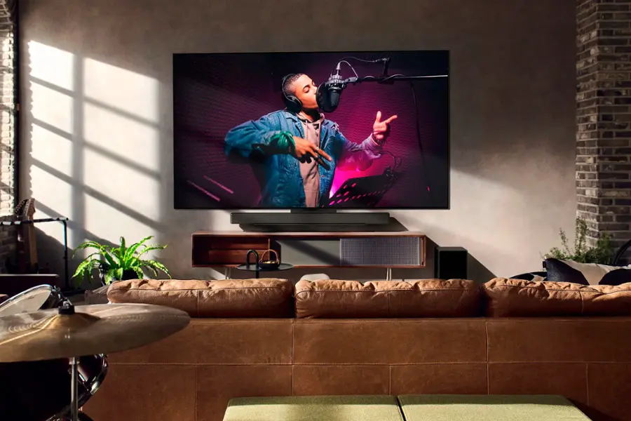 Alt View 18. LG - 77" Class C3 Series OLED evo 4K UHD Smart webOS TV.