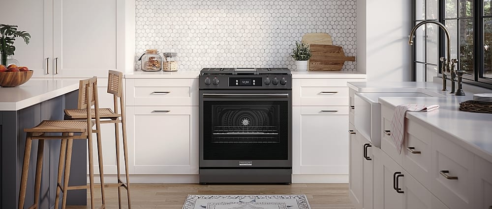 Alt View 2. Frigidaire - Gallery 6.1 Cu. Ft. Freestanding Oven Gas Total Convection Range - Black.