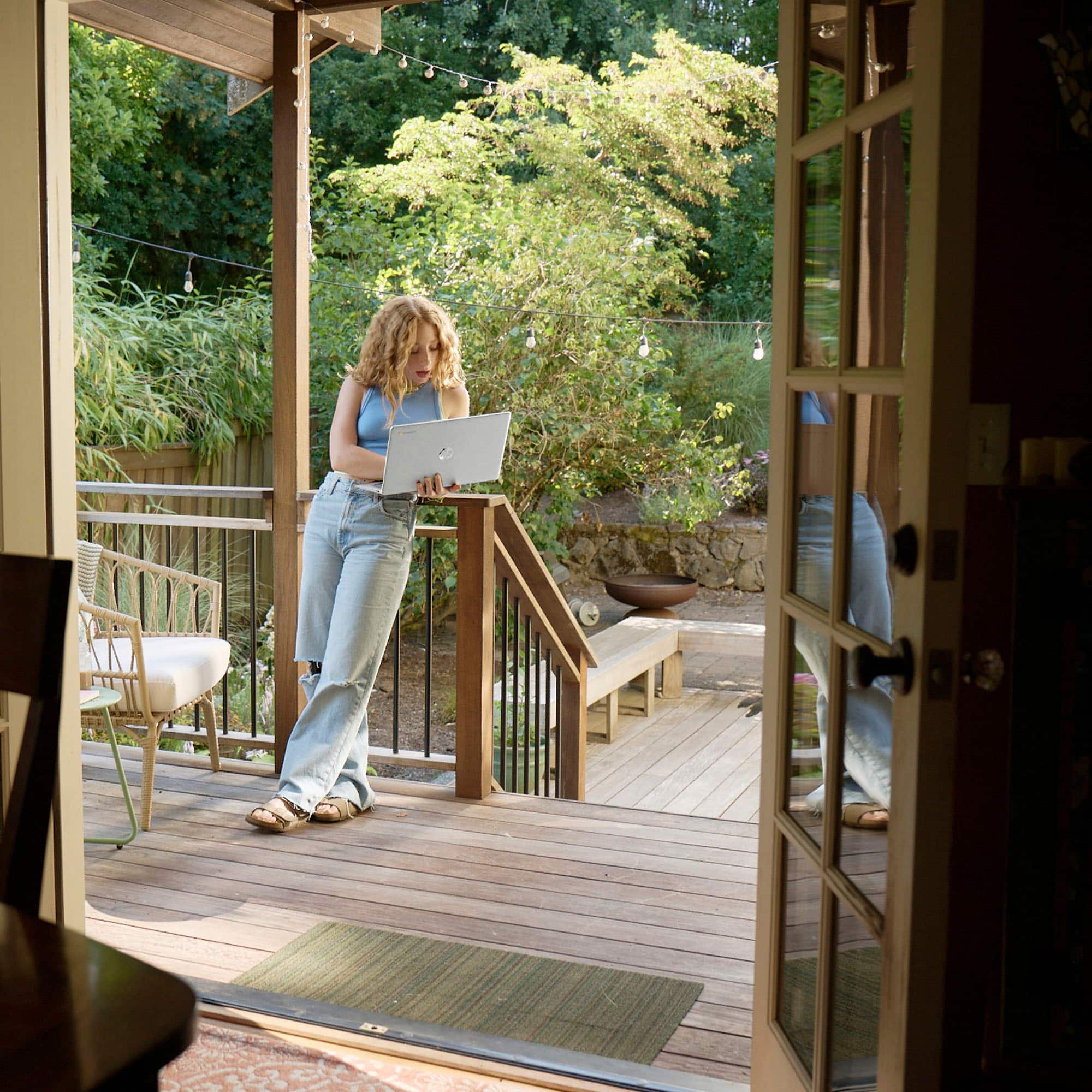 Alt View 10. HP - 15.6" Chromebook - Intel Processor N200 - 8GB Memory - 64GB eMMC - Natural Silver.