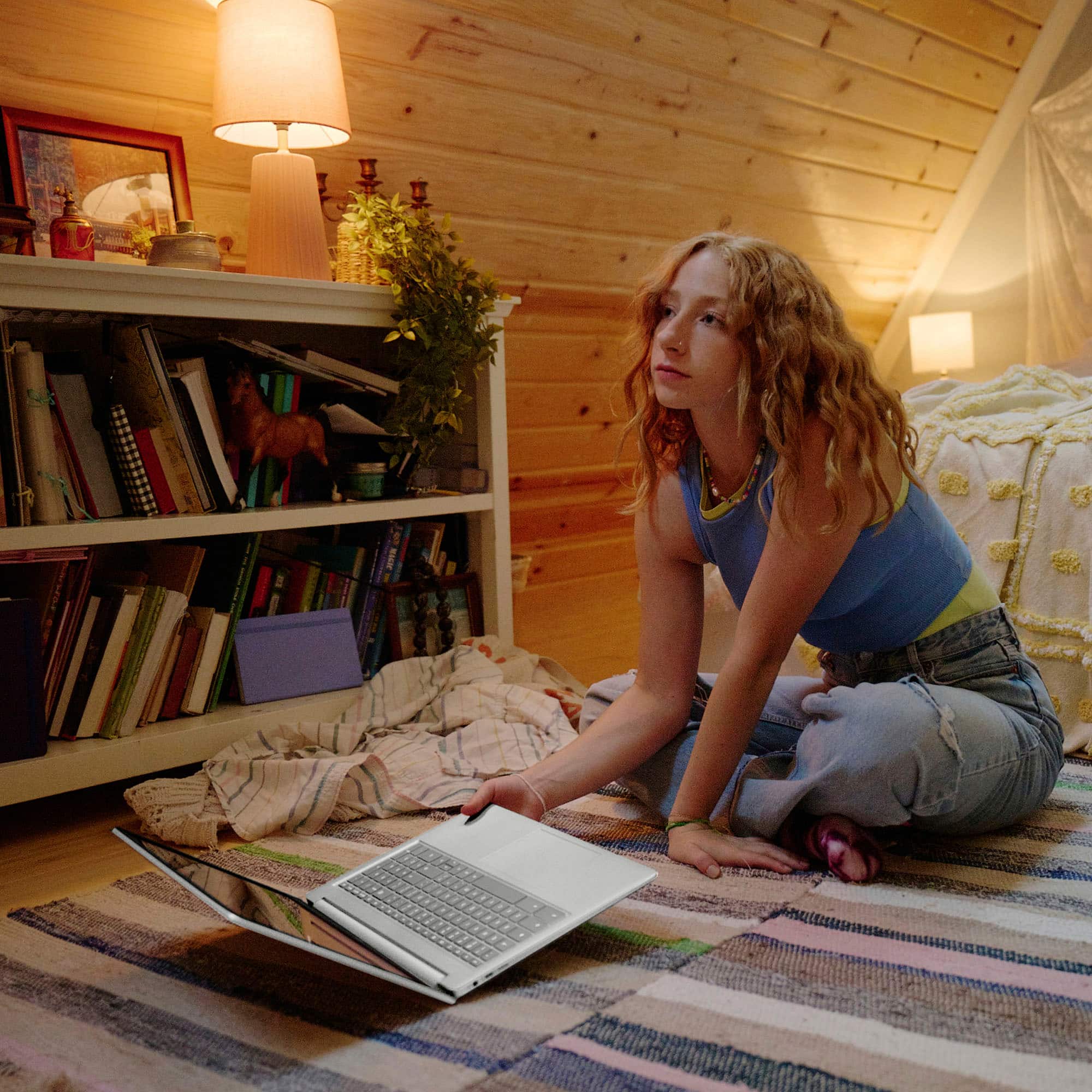 Alt View 7. HP - 15.6" Chromebook - Intel Processor N200 - 8GB Memory - 64GB eMMC - Natural Silver.