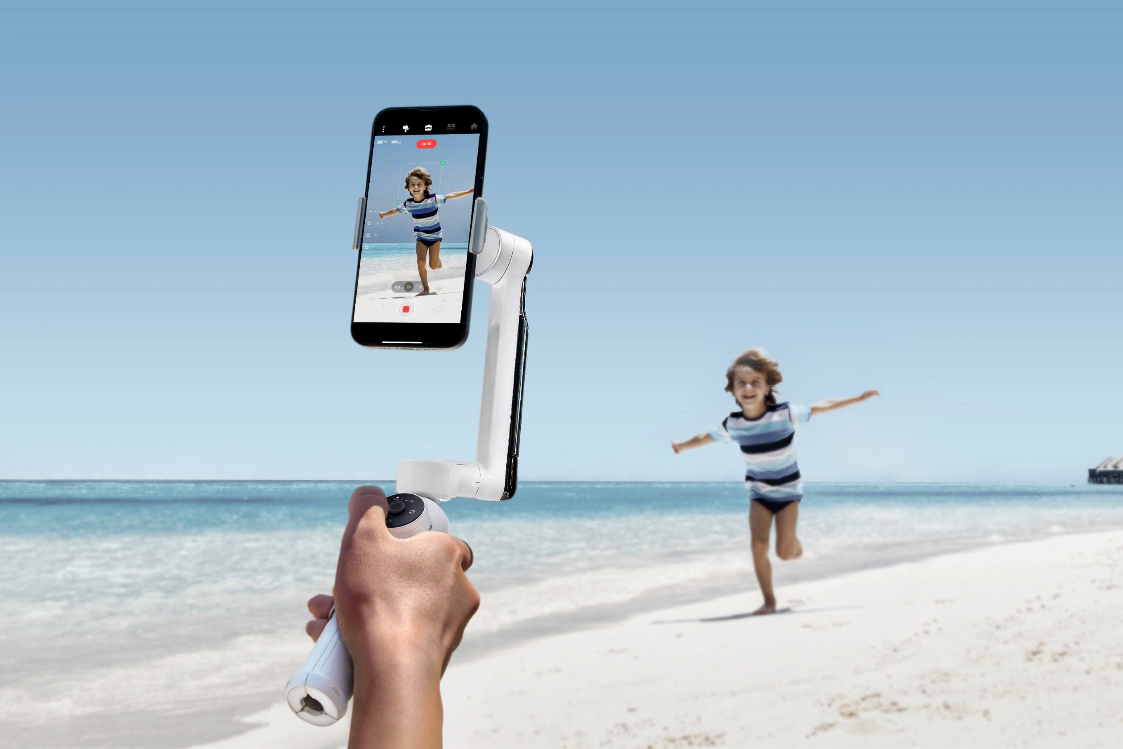 Alt View 22. Insta360 - Flow Standard 3-axis Gimbal Stabilizer for Smartphones with built-in Tripod - White.