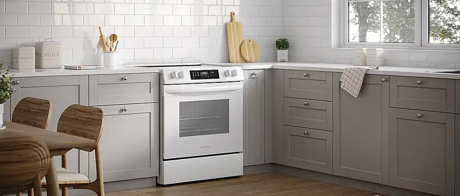 Alt View 13. Frigidaire - 5.3 Cu. Ft. Freestanding Electric Range - White.