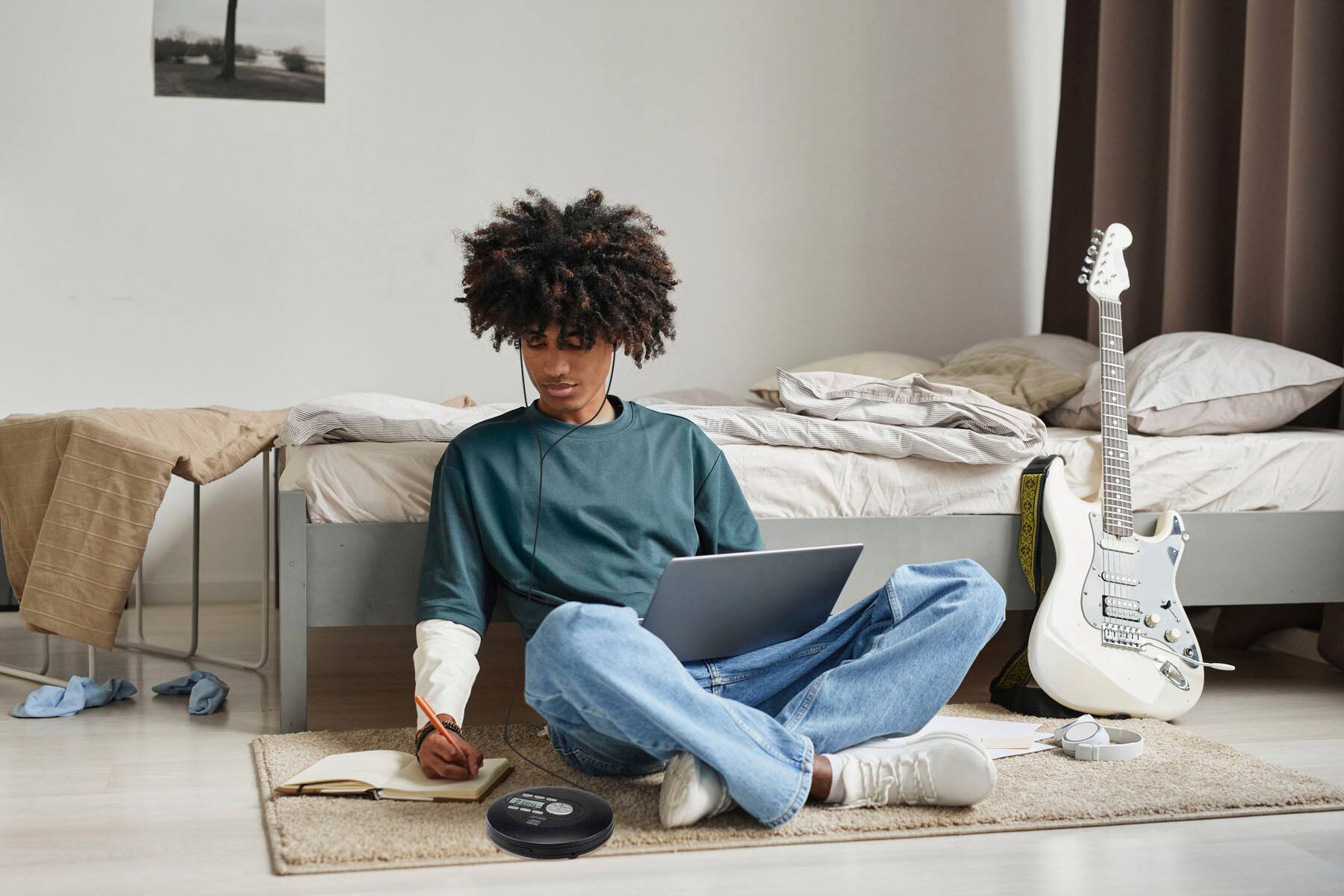 Alt View 1. iLive - Portable CD Player.