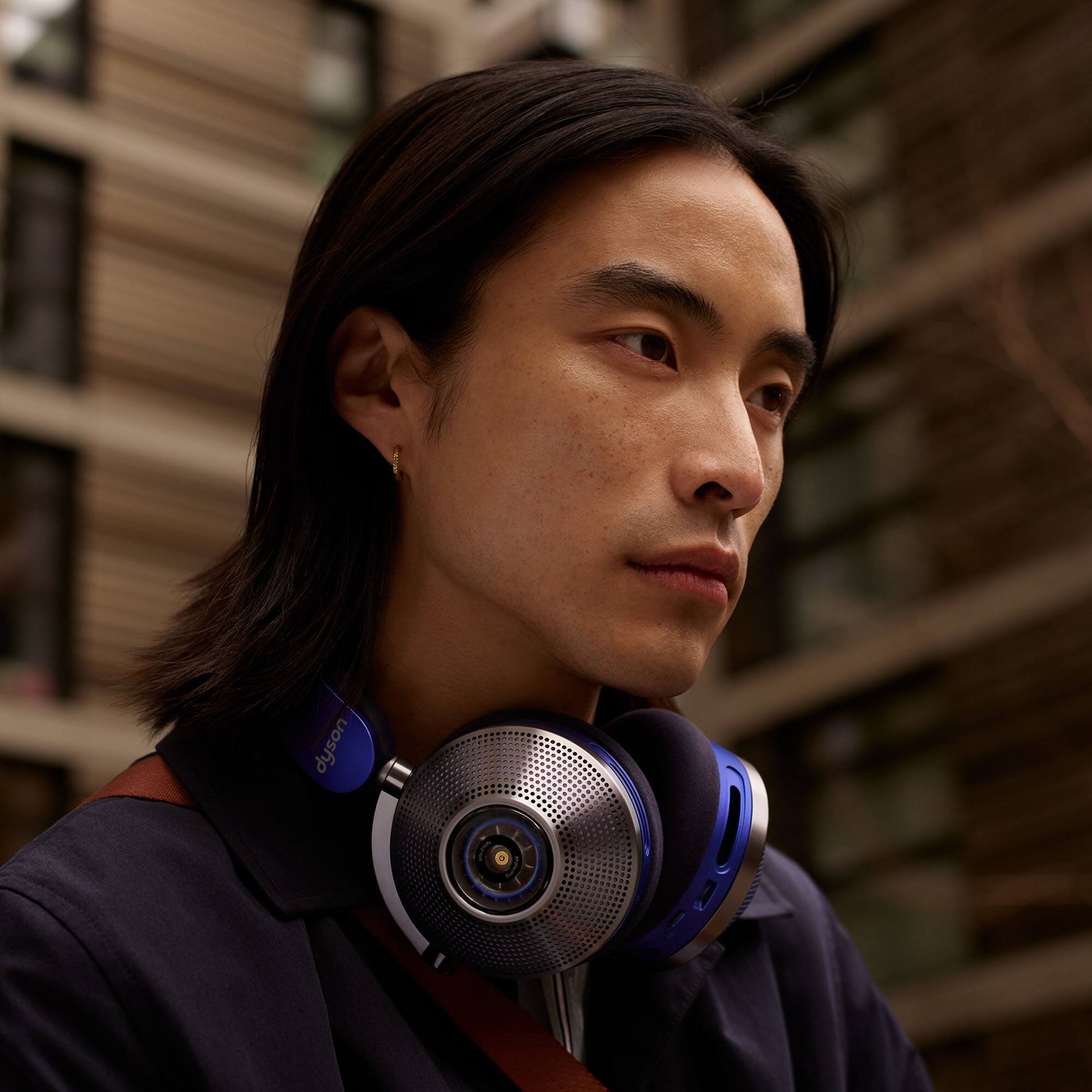 Alt View 17. Dyson - Dyson Zone Noise-Cancelling Headphones - Ultra Blue/Prussian Blue.