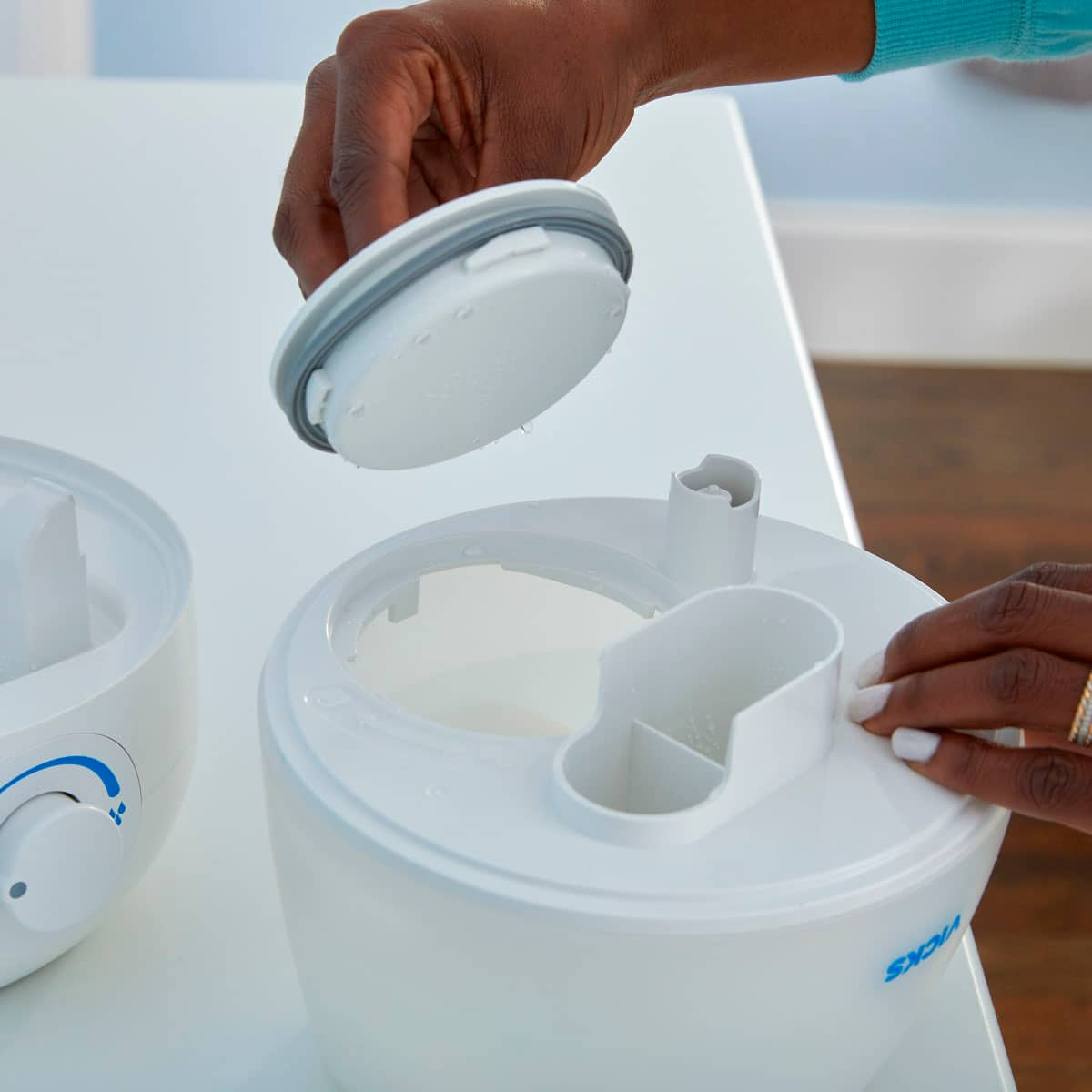 Alt View 13. Vicks - Vicks Top Fill 0.5 gallon Ultrasonic Cool Mist Humidifier - White.