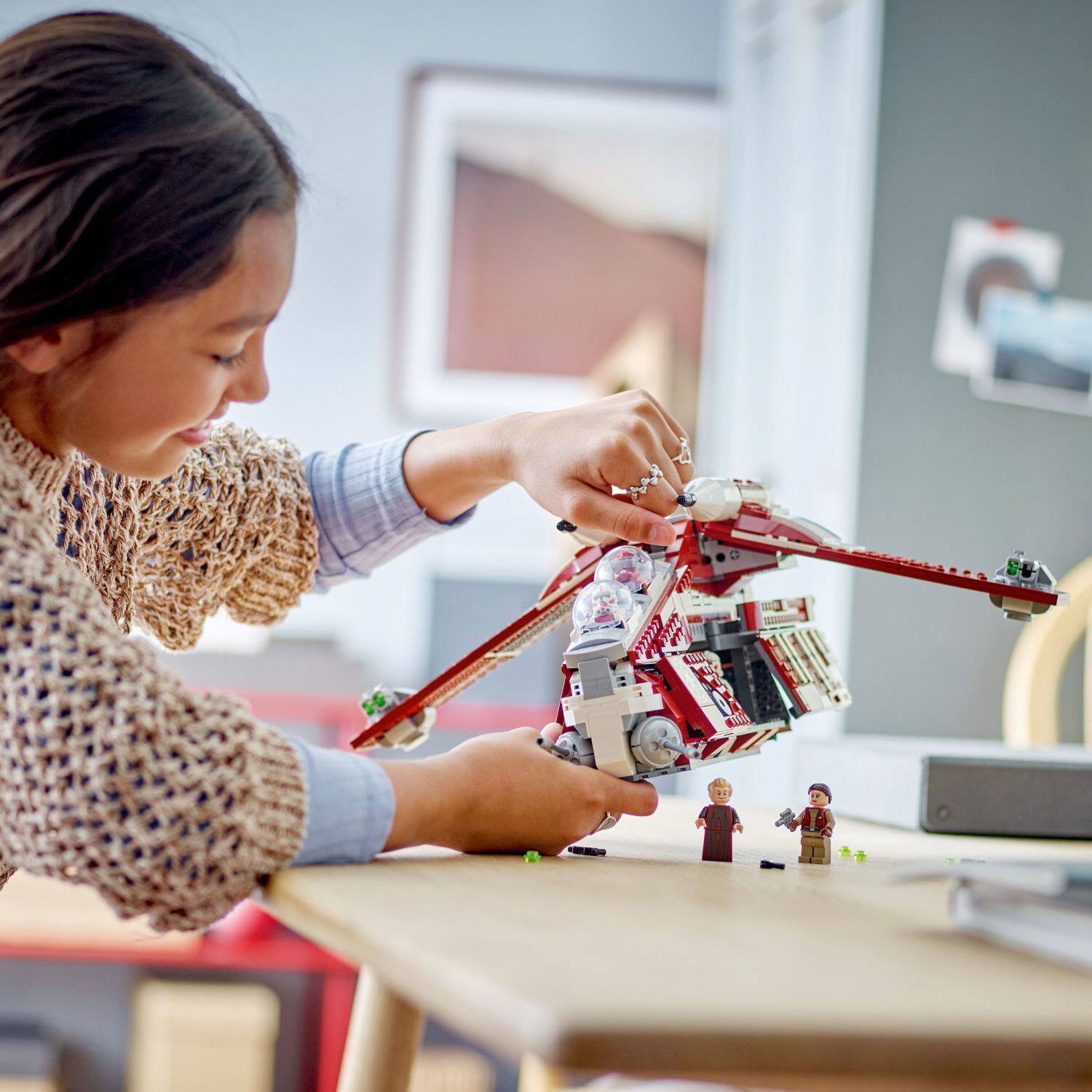 Angle. LEGO - Star Wars: The Clone Wars Coruscant Guard Gunship 75354.