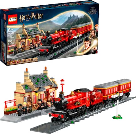 Front. LEGO - Harry Potter Hogwarts Express & Hogsmeade Station 76423.