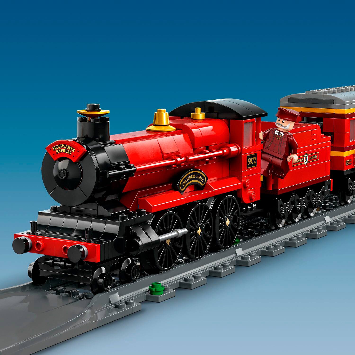 Alt View 11. LEGO - Harry Potter Hogwarts Express & Hogsmeade Station 76423.