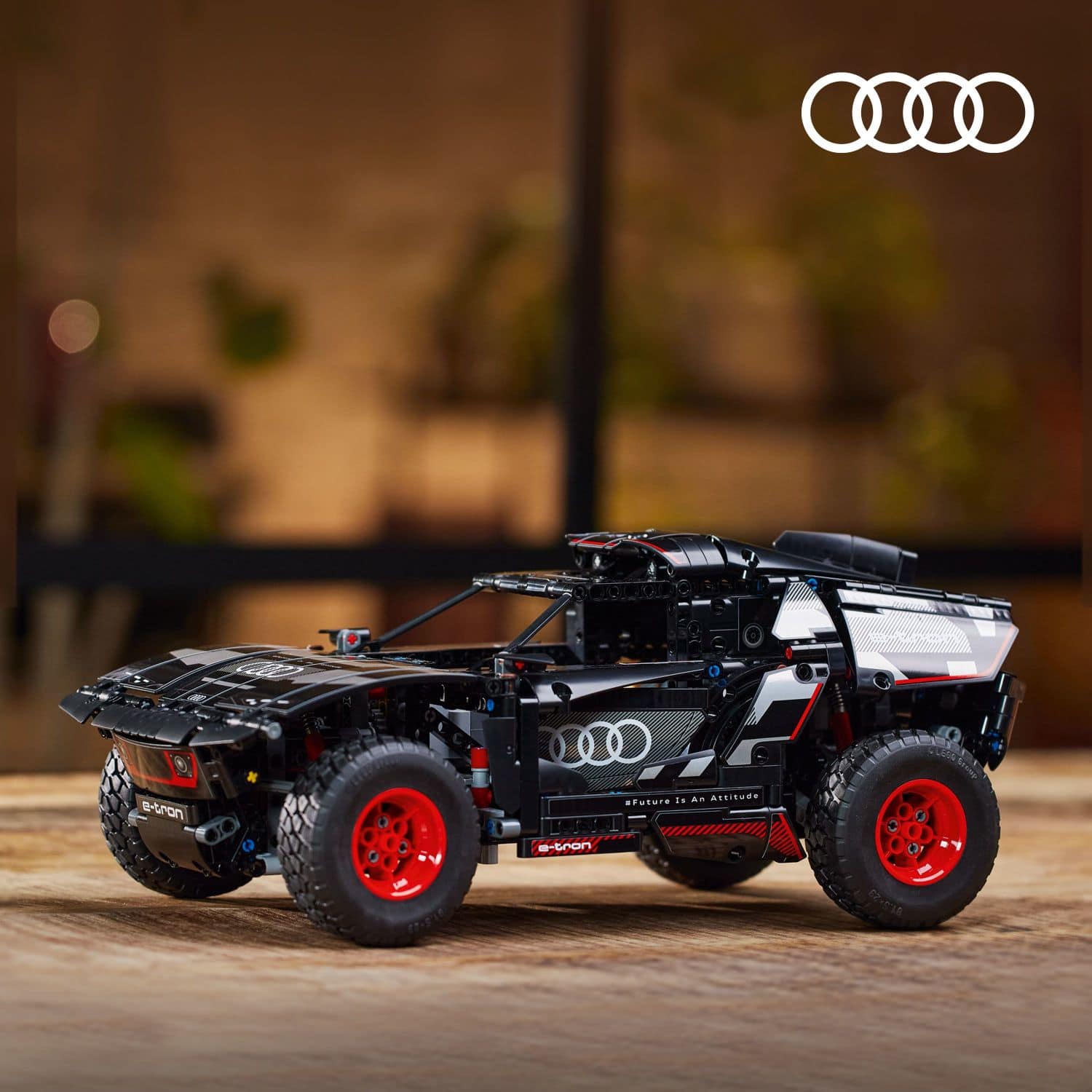 Angle. LEGO - Technic Audi RS Q e-tron 42160.