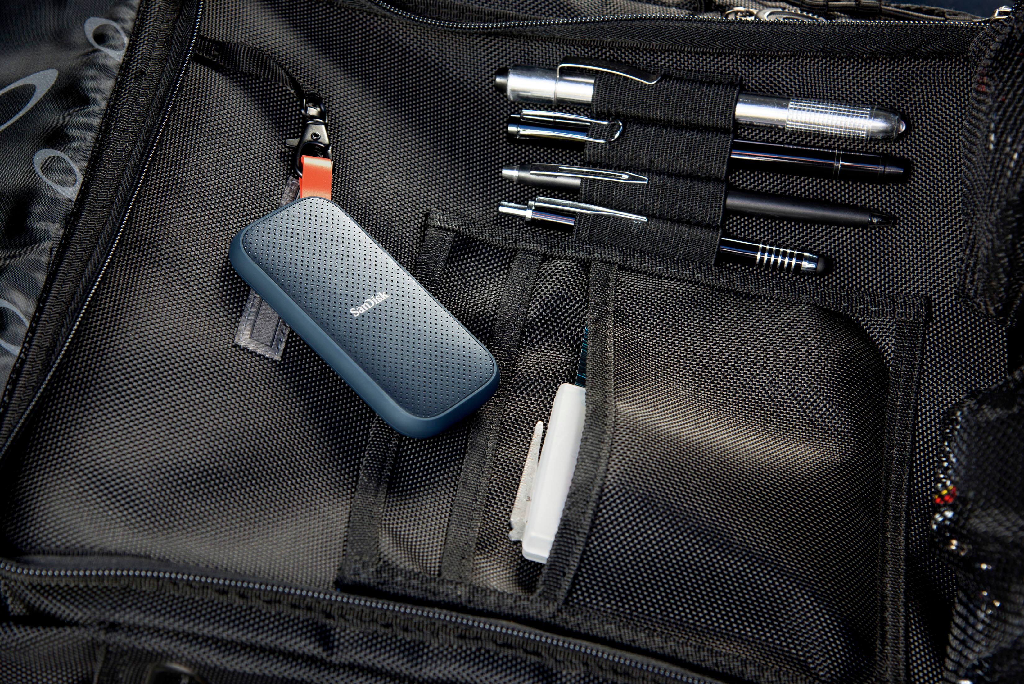 Alt View 13. SanDisk - 2TB External USB 3.2 Gen 2 Type C Portable SSD - Black.