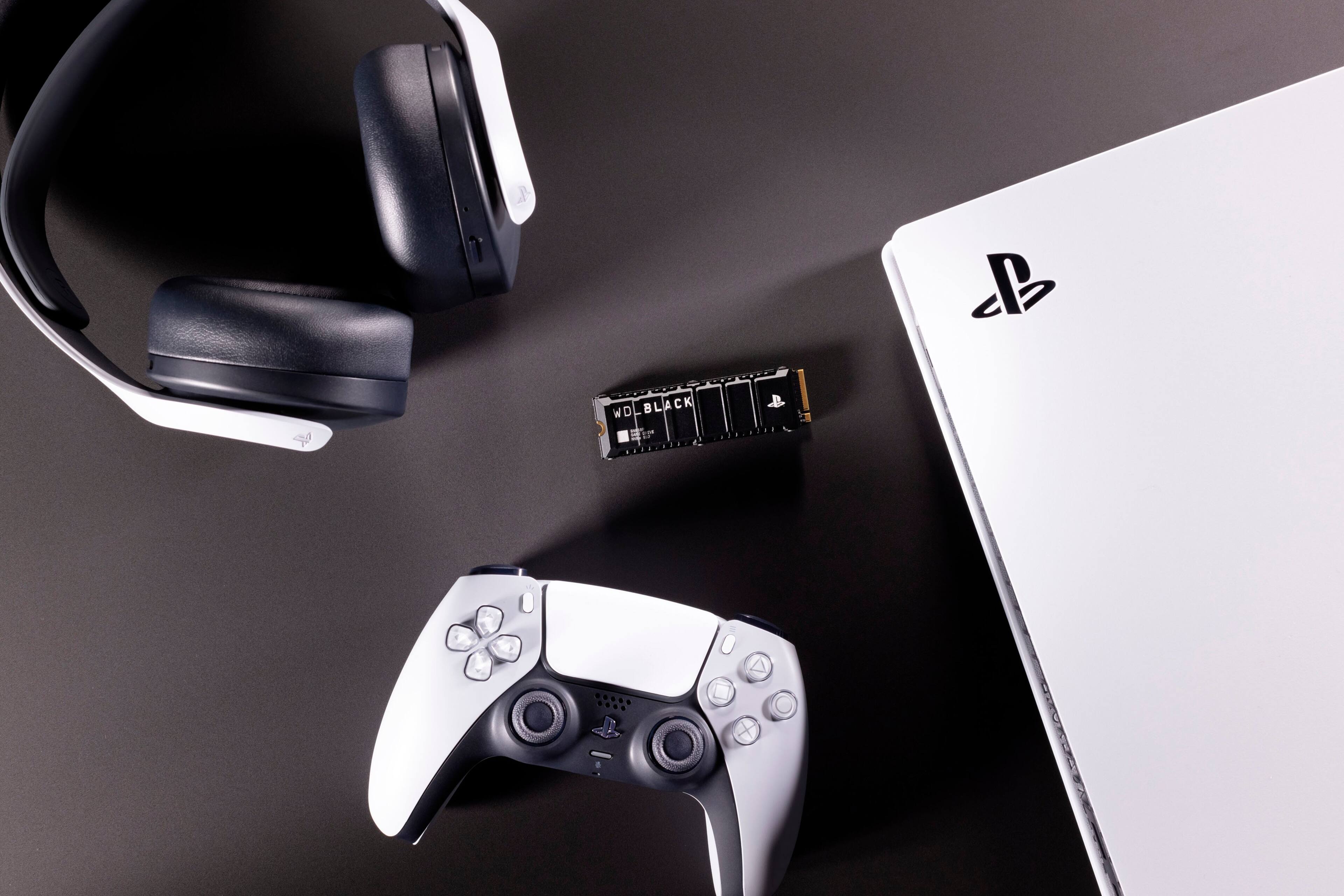 Alt View 14. WD - BLACK SN850P 4TB Internal SSD PCIe Gen 4 x4 with Heatsink for PS5 - Black.