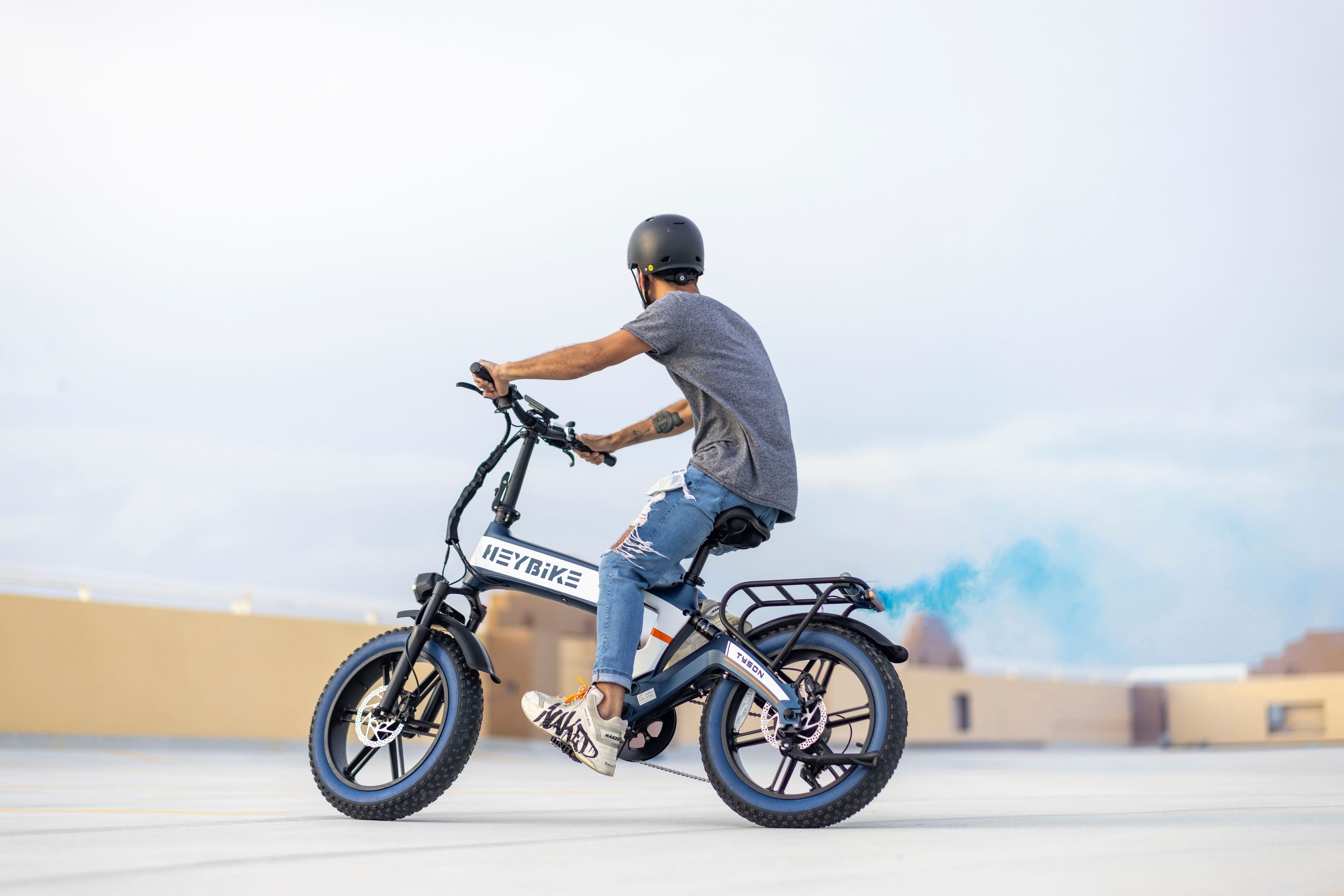 Alt View 17. Heybike - Tyson Foldable E-bike w/ 55mi Max Operating Range & 28 mph Max Speed - Blue.