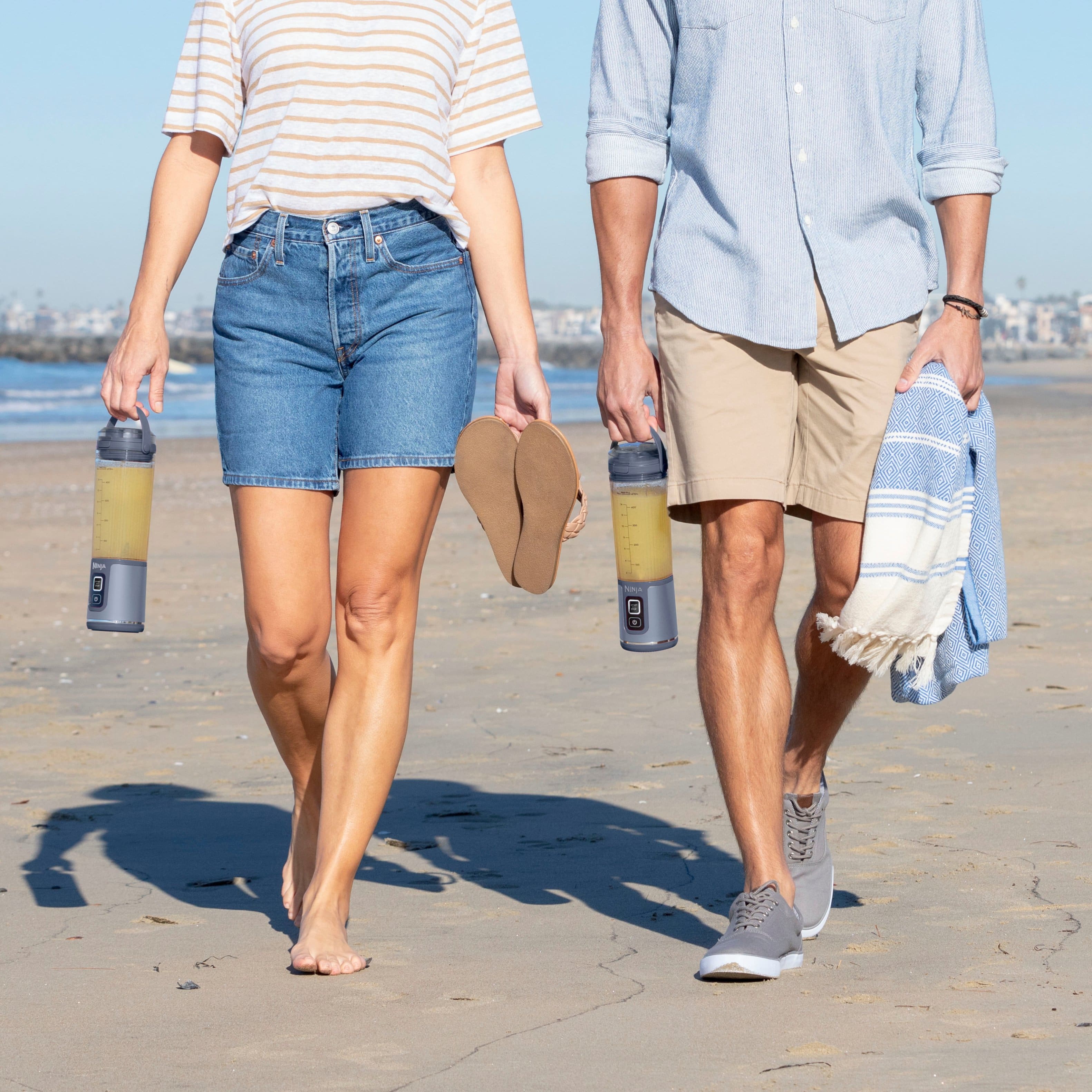 Left. Ninja - Blast 18 oz. Portable Blender - Denim Blue.