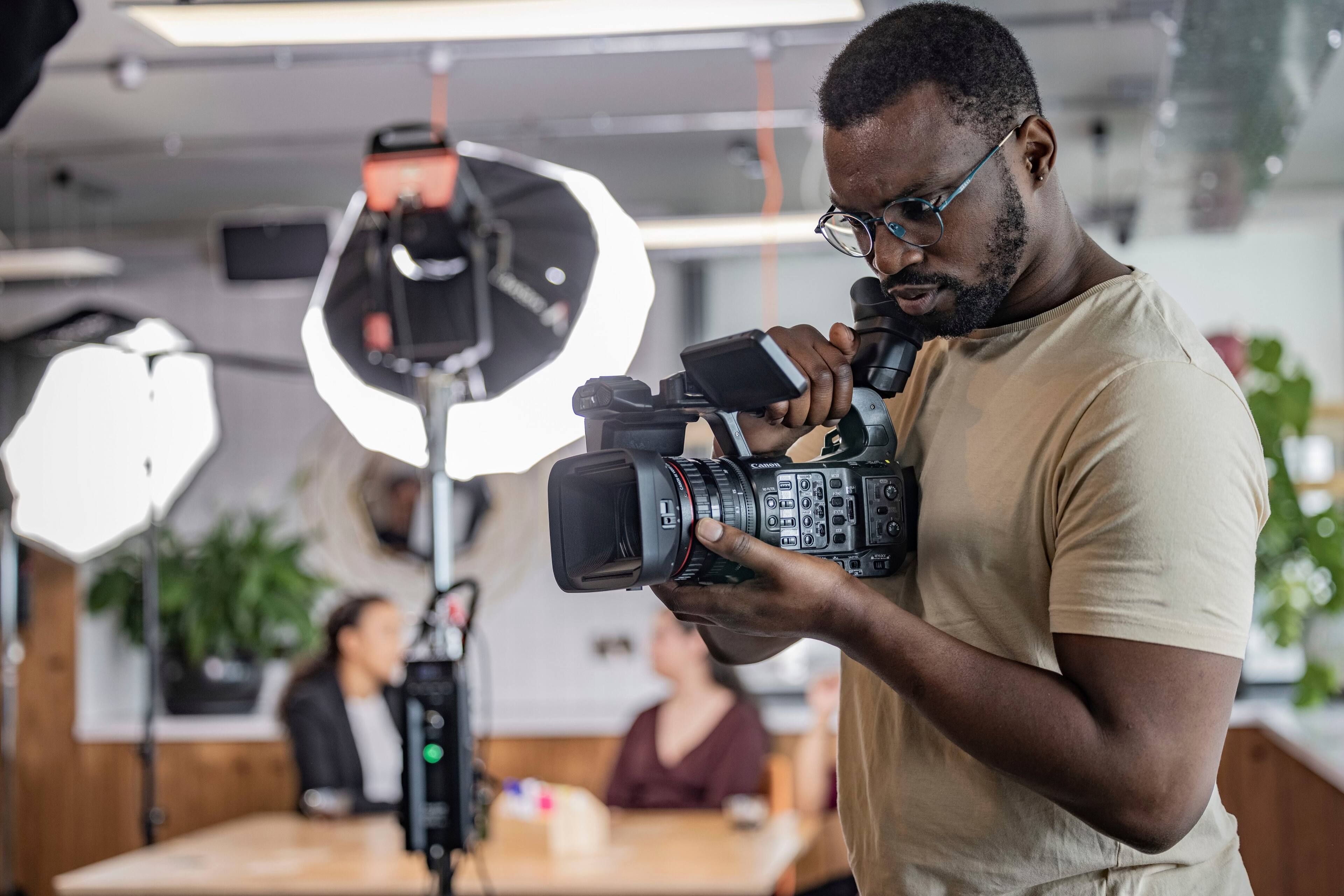 Alt View 19. Canon - XF605 4K UHD Professional Camcorder - Black.