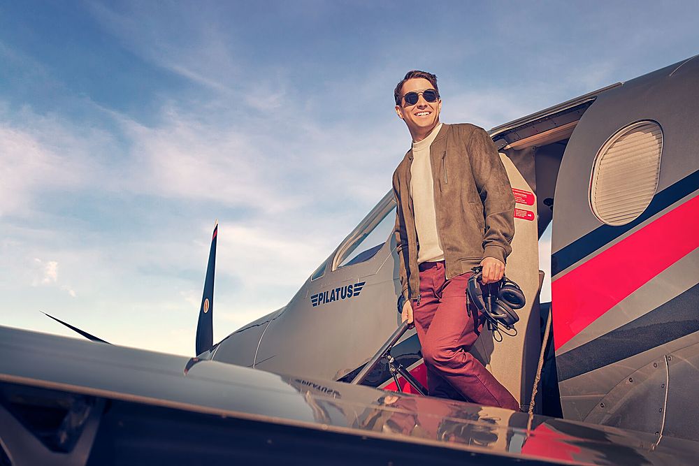 Alt View 16. Bose - A30 Bluetooth Noise Cancelling Over-the-Ear Aviation Headset - Black.