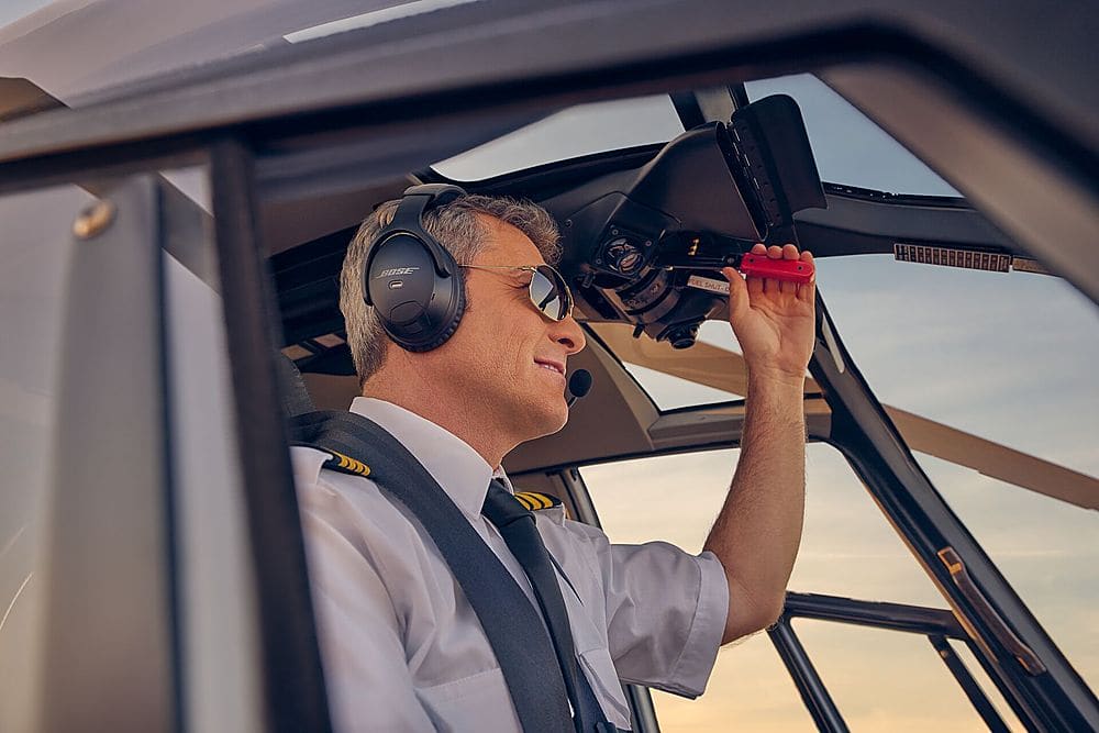 Alt View 18. Bose - A30 Bluetooth Noise Cancelling Over-the-Ear Aviation Headset - Black.