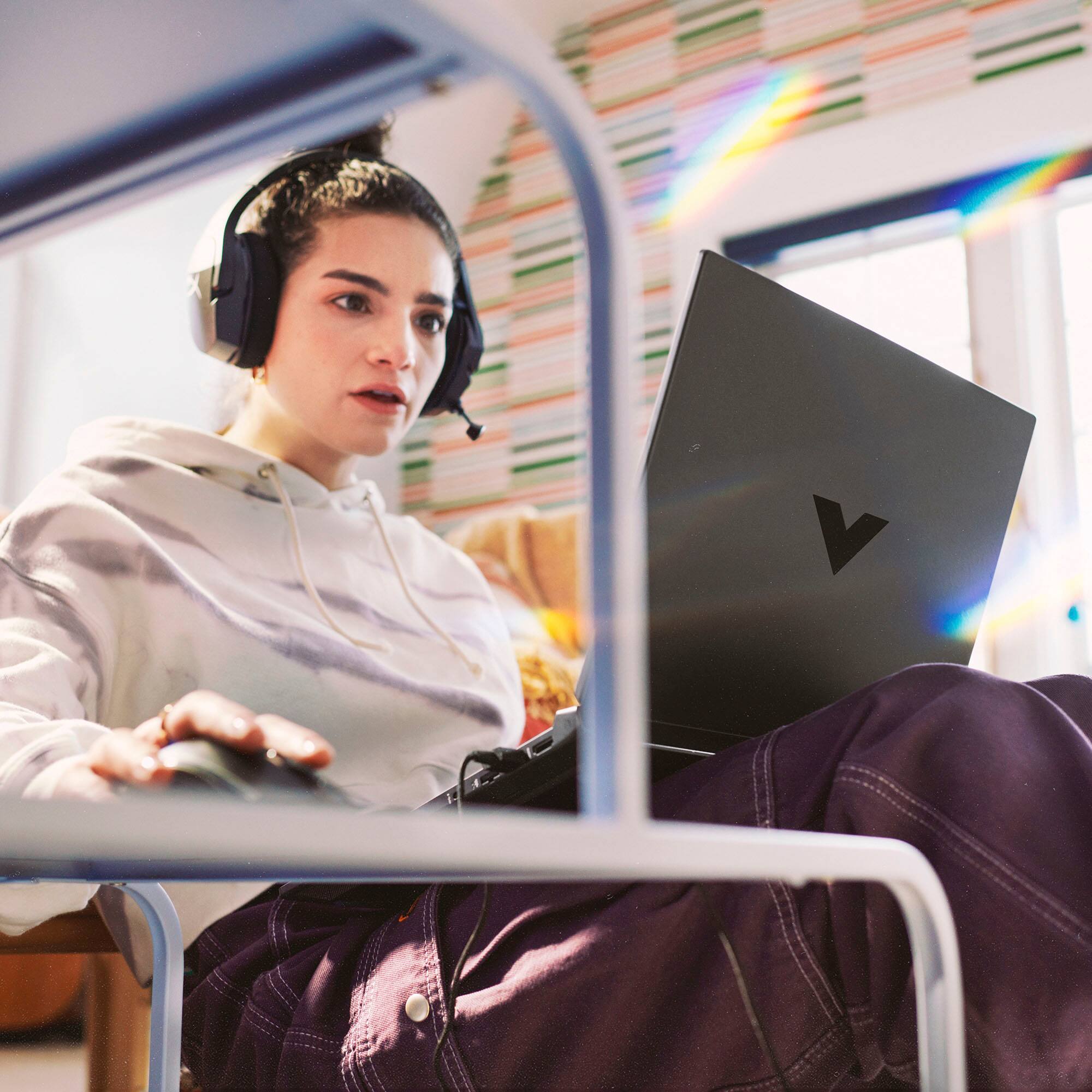 Alt View 12. HP - Victus 15.6" Gaming Laptop - AMD Ryzen 5 7535HS - 8GB Memory - NVIDIA GeForce RTX 2050 - 512GB SSD - Mica Silver.