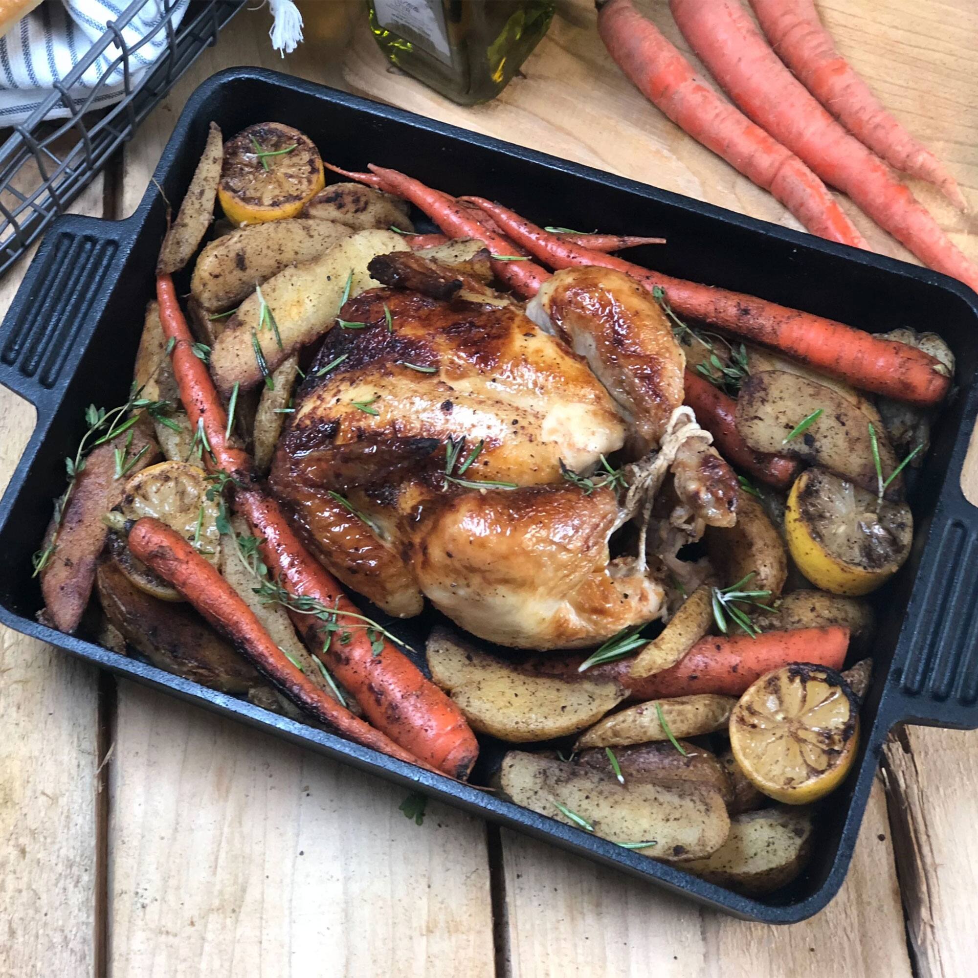 Bayou Classic - 9x13 Inch Pre-Seasoned Cast Iron Cake Pan Casserole Bakeware Dish - Black - Thumbnail 5