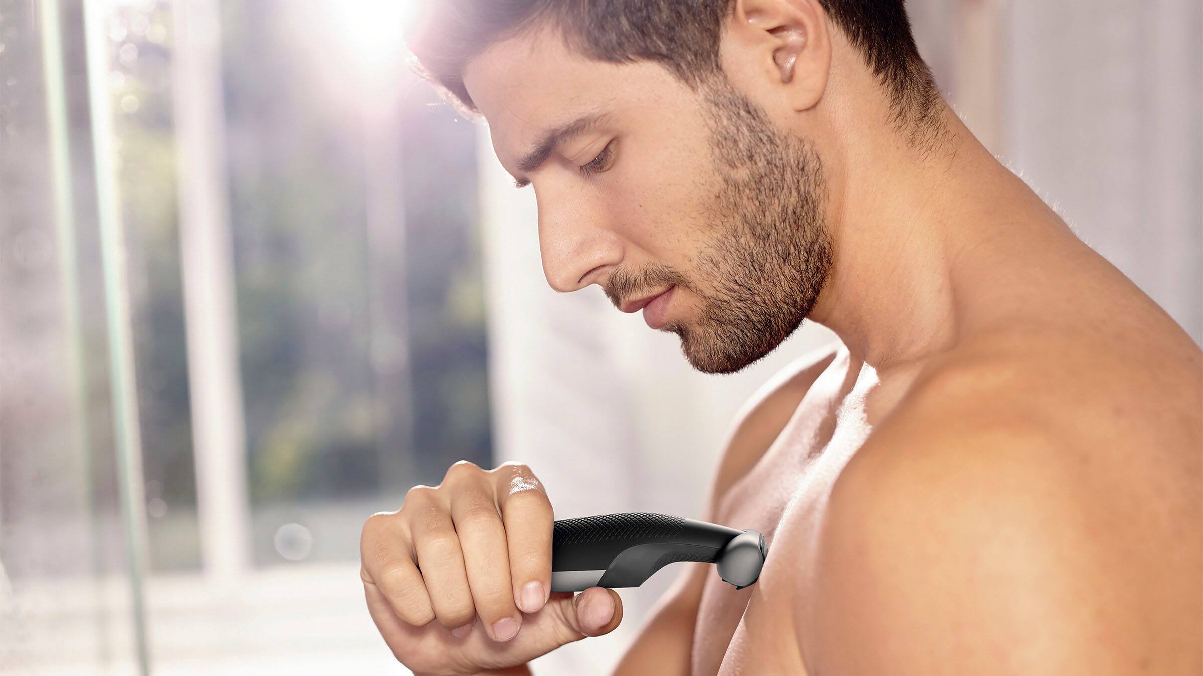 Left. Philips Norelco - Bodygroom Series 5000 for Manscaping - Silver.