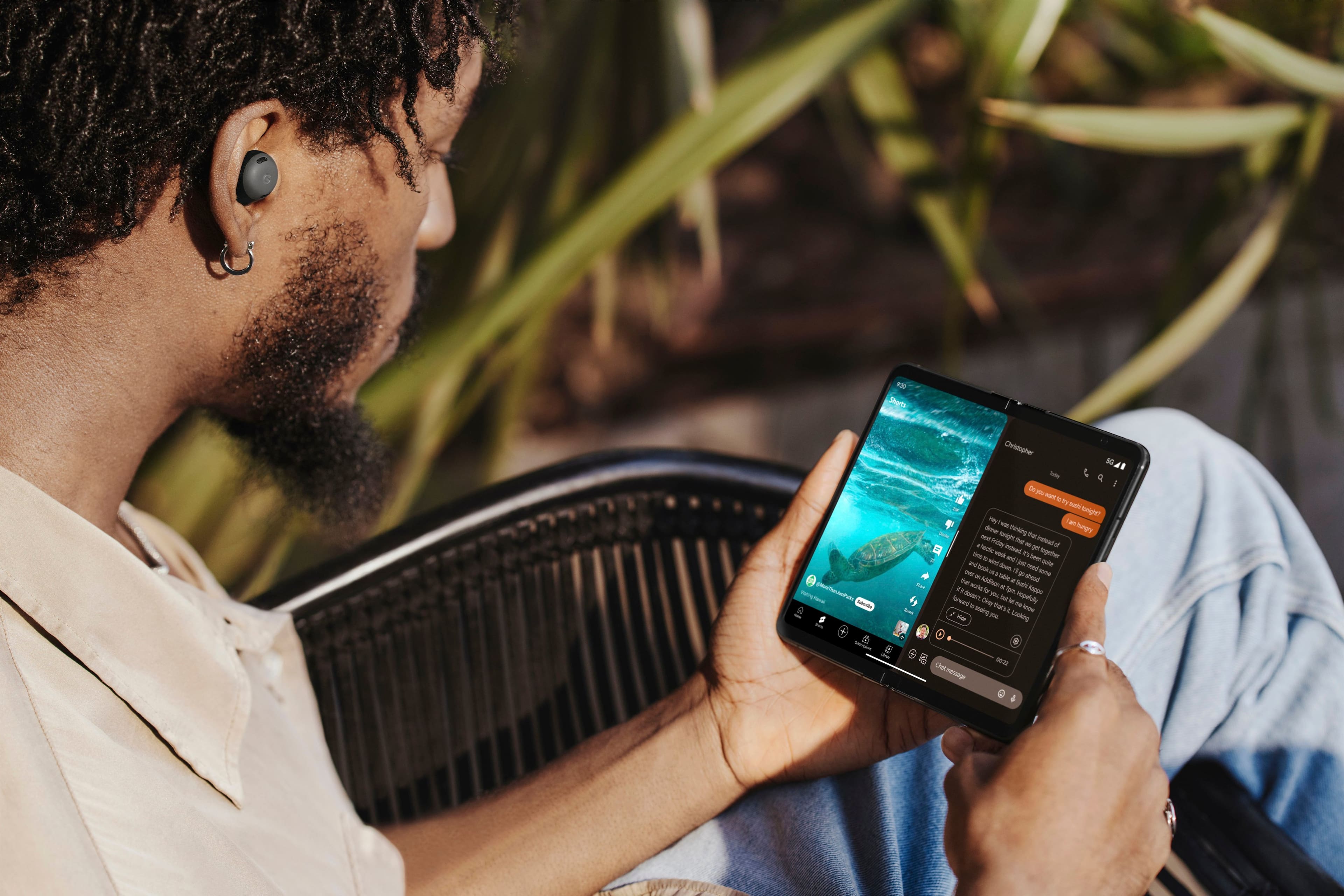 Alt View 17. Google - Pixel Fold 5G 256GB (Unlocked) - Obsidian.