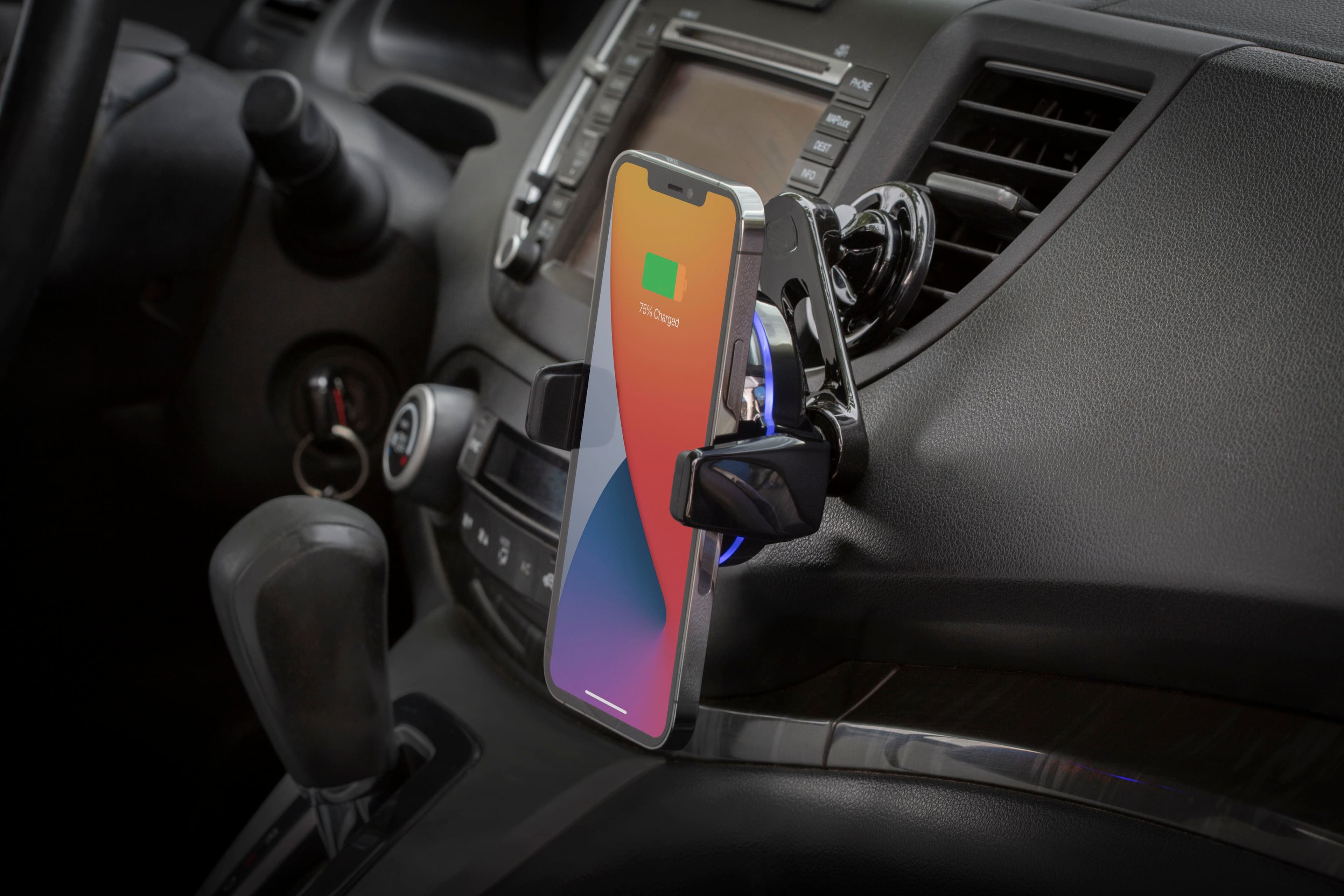 Left. Scosche - MagicGrip Auto-Grip Wireless Charging Vent Universal Mount for Mobile Phones - Black.