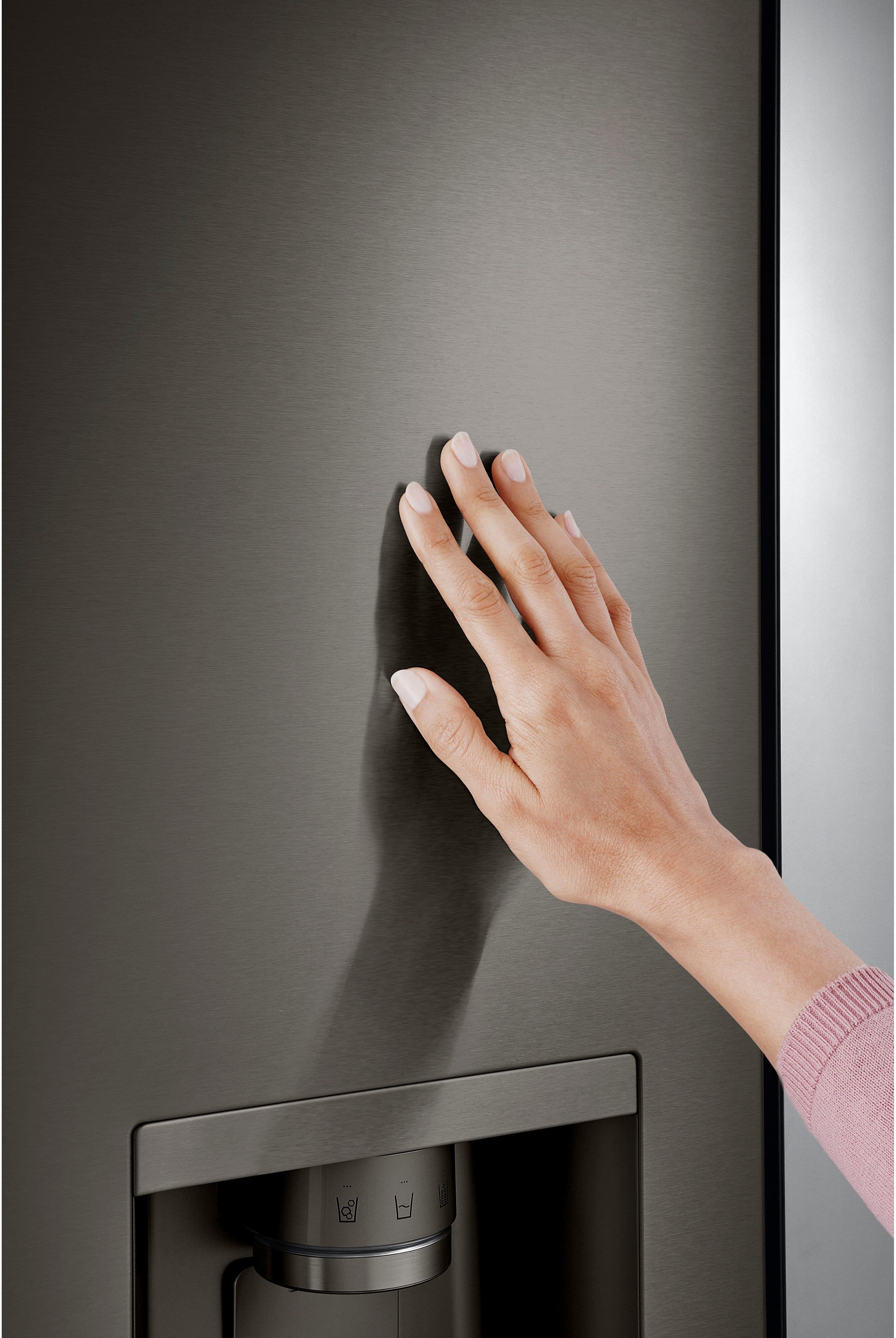 Alt View 30. LG - Counter-Depth MAX 25.5 Cu. Ft. French Door-in-Door Smart Refrigerator with Mirror InstaView - Printproof Black Stainless Steel.