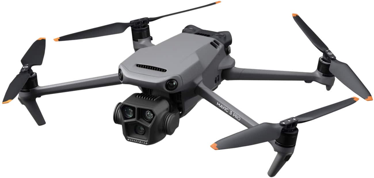  DJI Mavic 3 Pro Fly More Combo with DJI RC, Flagship  Triple-Camera Drone with 4/3 CMOS Hasselblad Camera, 15km Video  Transmission, 3 Batteries, Charging Hub, FAA Remote ID Compliant :  Electronics