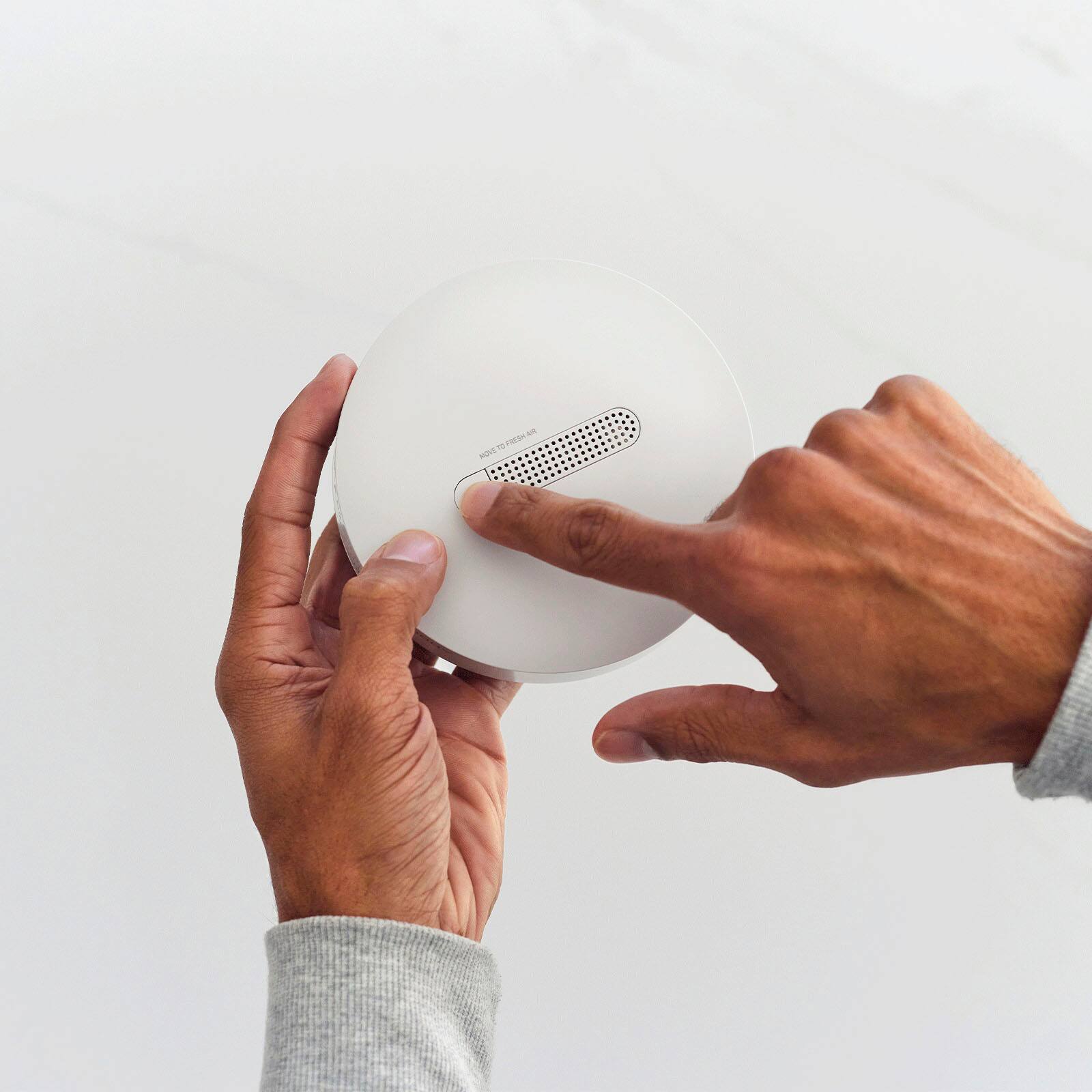 Alt View 11. SimpliSafe - Smoke & Carbon Monoxide Detector - White.