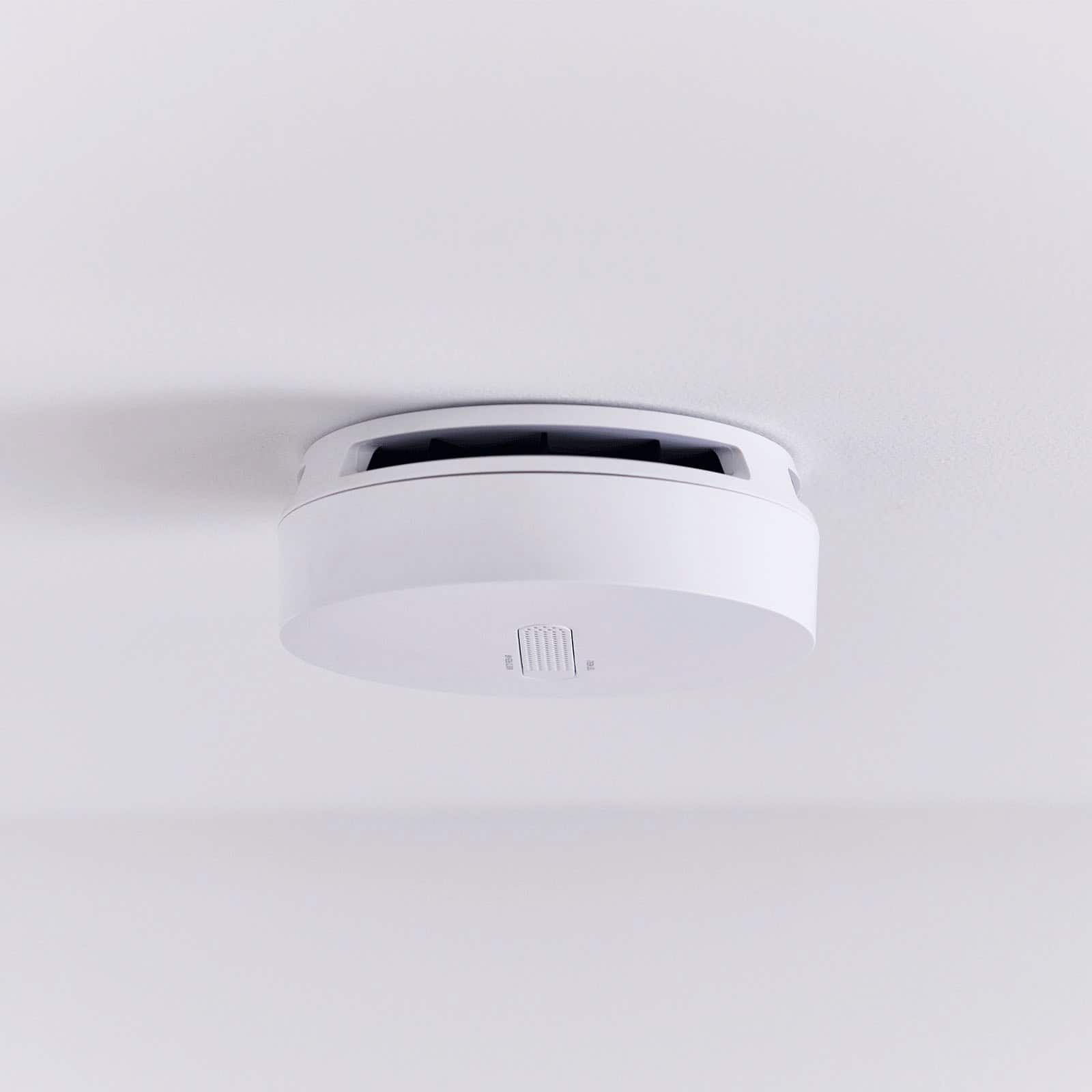 Left. SimpliSafe - Smoke & Carbon Monoxide Detector - White.