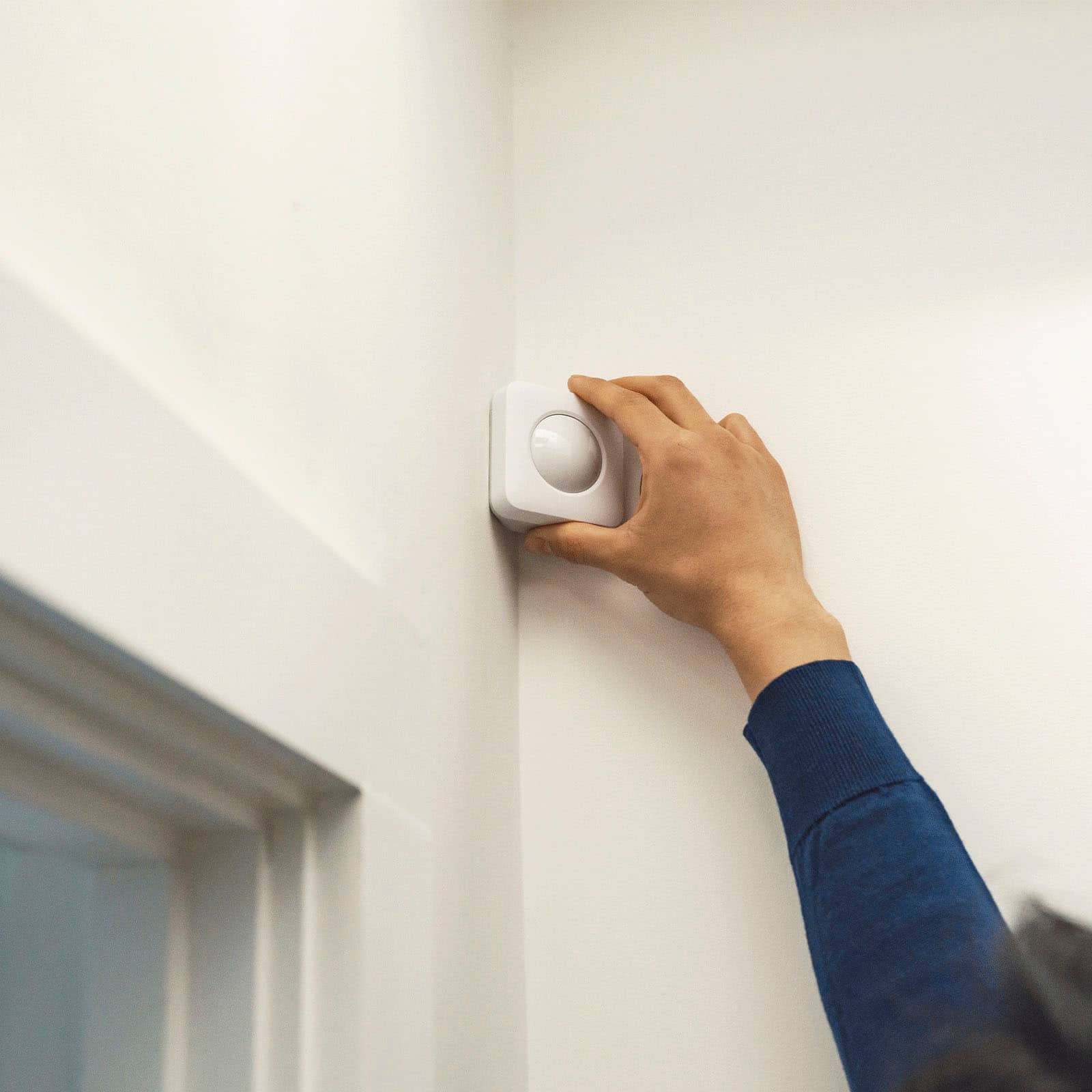 Alt View 12. SimpliSafe - Motion Sensor - White.