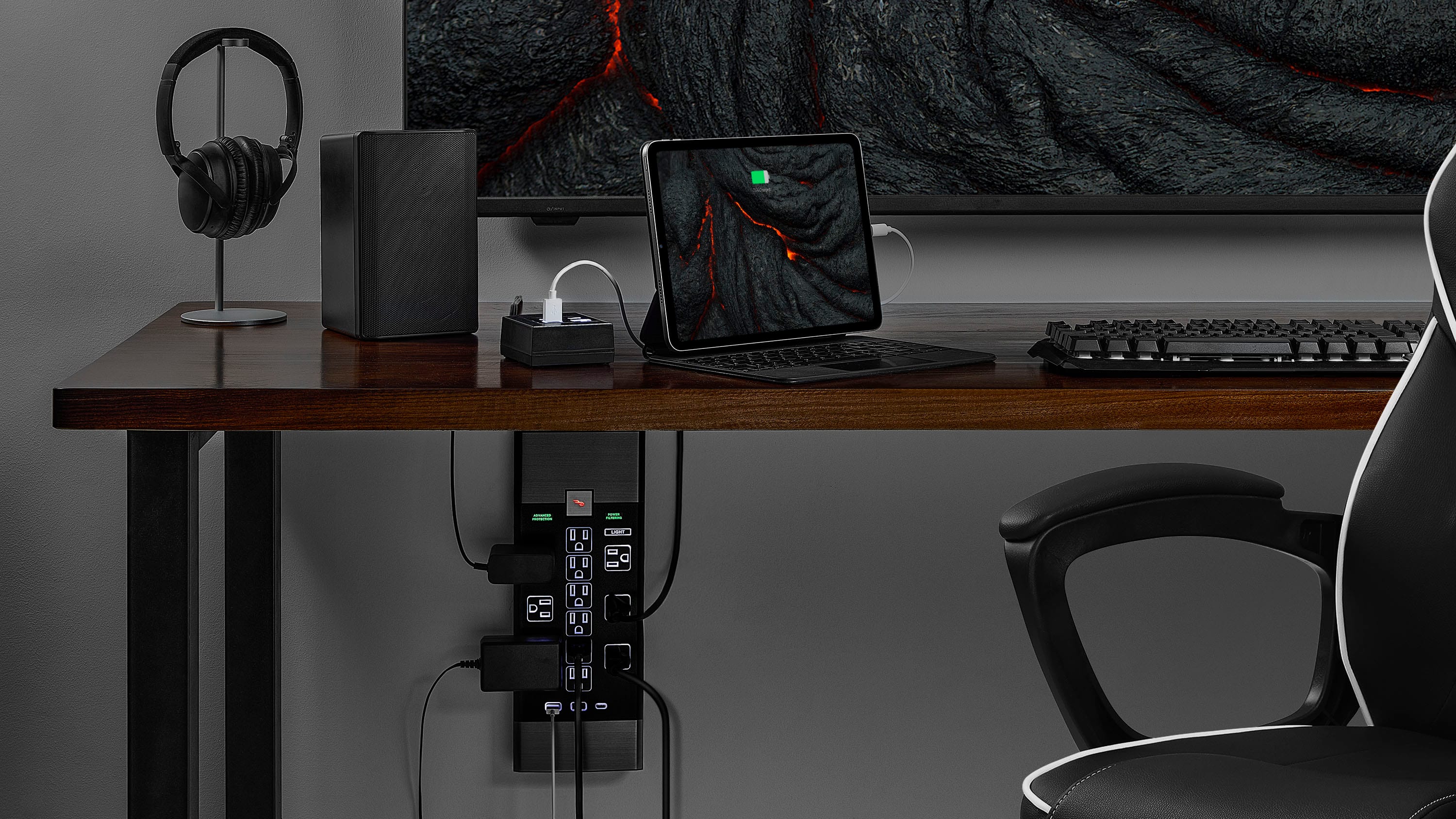 Alt View 13. Rocketfish™ - 12-Outlet 5,280 Joules Surge Protector with USB and USB-C - Black.