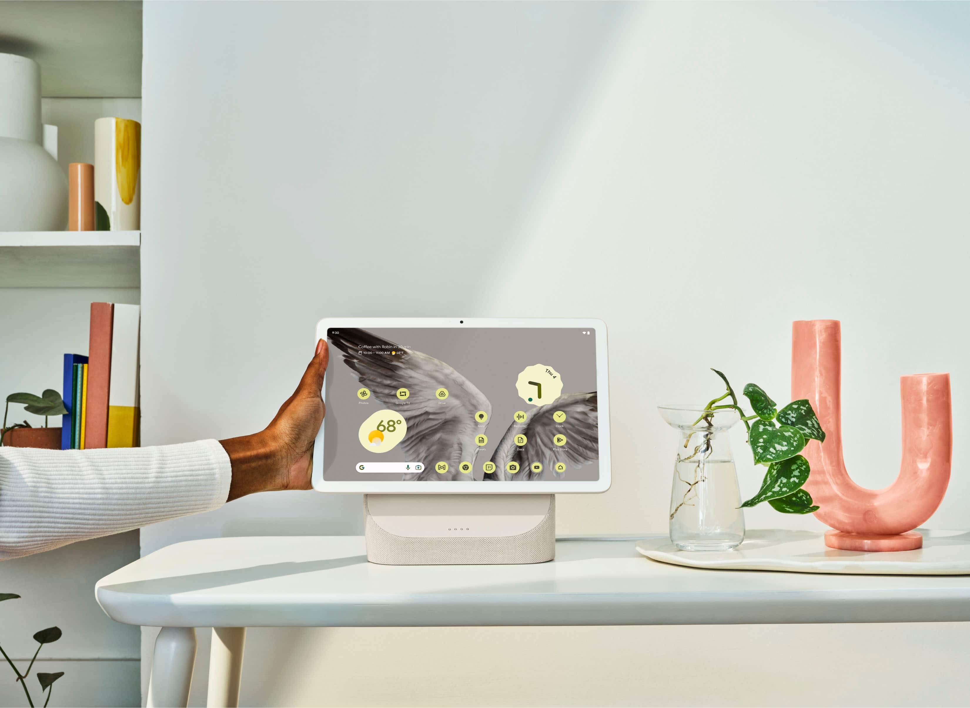 Alt View 17. Google - Pixel Tablet with Charging Speaker Dock - 11" Android Tablet - 256GB - Wi-Fi - Porcelain.