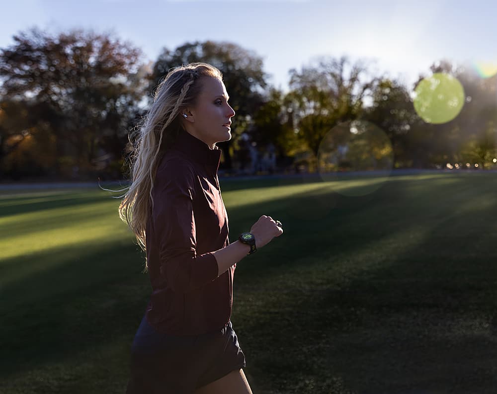 Alt View 4. Garmin - Forerunner 265S GPS Smartwatch 42 mm Fiber-reinforced polymer - Black.