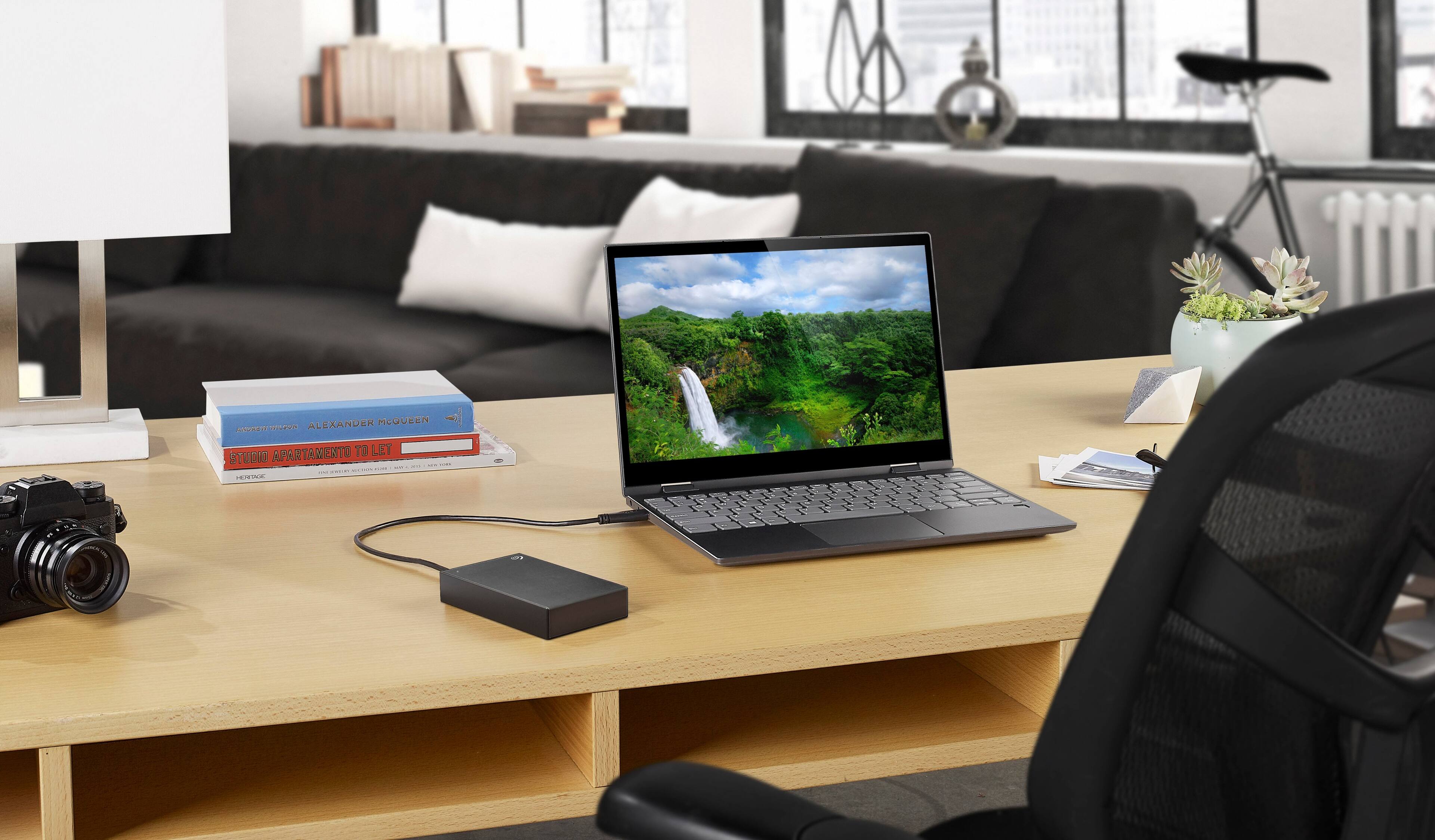 Alt View 1. Seagate - One Touch with Password 4TB External USB 3.0 Portable Hard Drive with Rescue Data Recovery Services - Black.