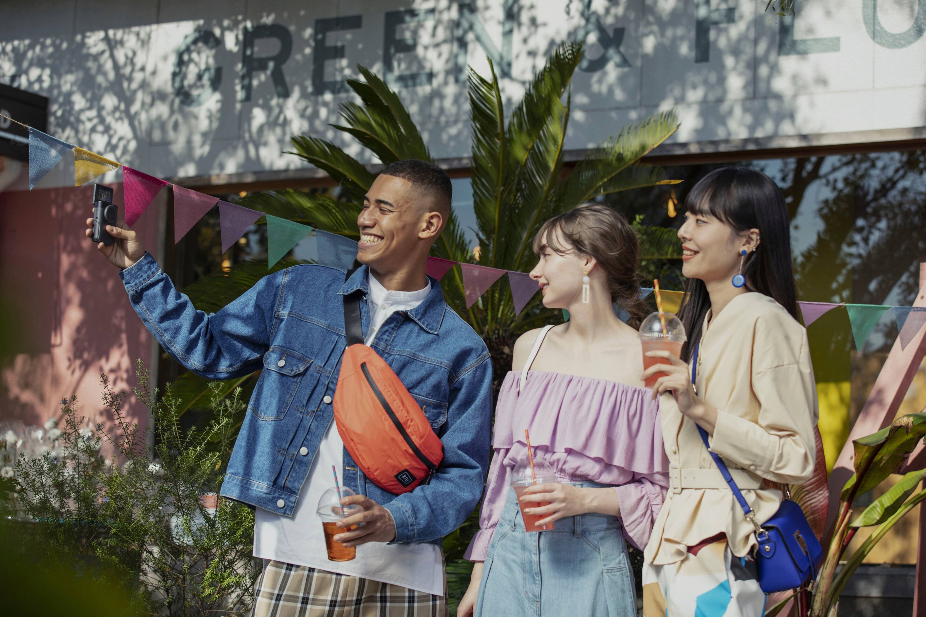 Alt View 18. Canon - PowerShot V10 4K Video 20.9-Megapixel Digital Camera for Vloggers and Content Creators - Black.