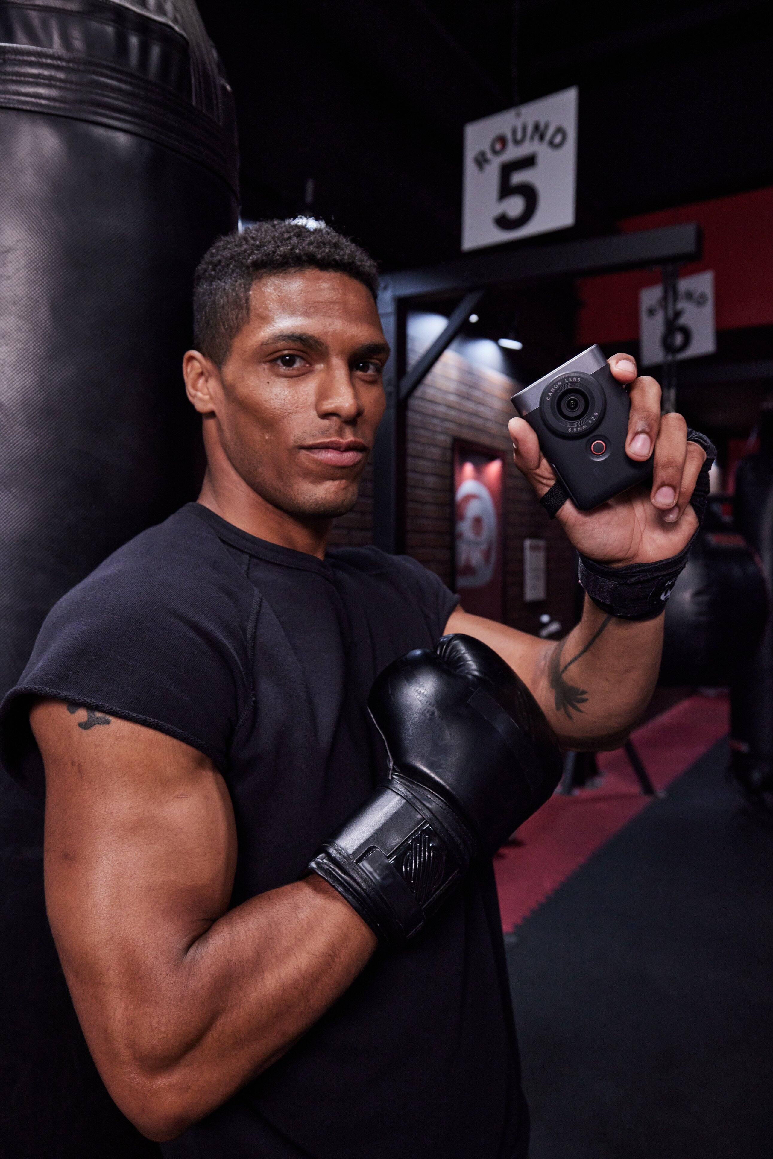 Alt View 29. Canon - PowerShot V10 4K Video 20.9-Megapixel Digital Camera for Vloggers and Content Creators - Black.