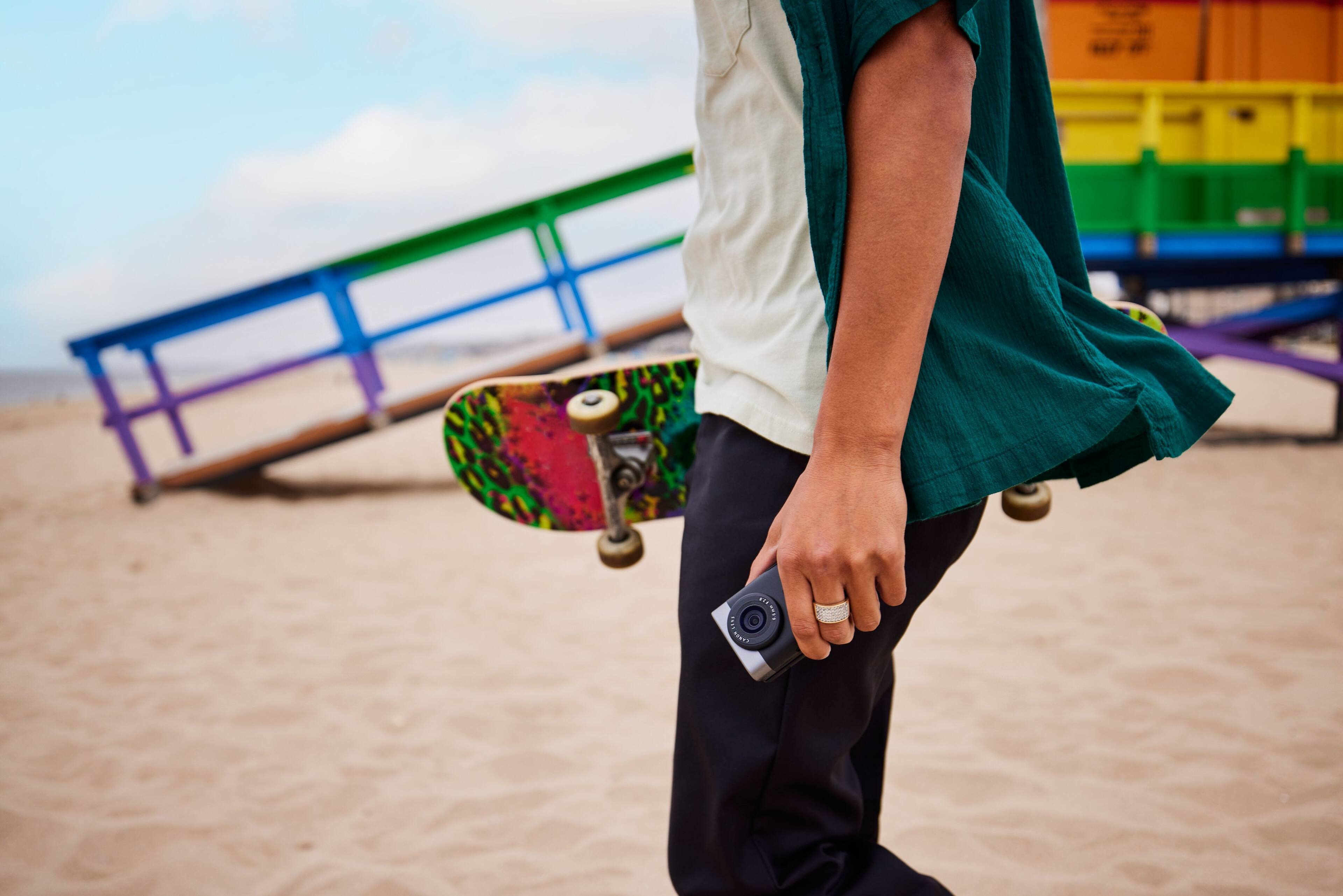 Alt View 31. Canon - PowerShot V10 4K Video 20.9-Megapixel Digital Camera for Vloggers and Content Creators - Black.