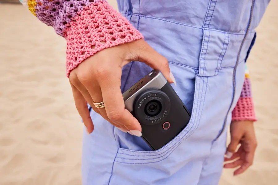 Alt View 35. Canon - PowerShot V10 4K Video 20.9-Megapixel Digital Camera for Vloggers and Content Creators - Silver.