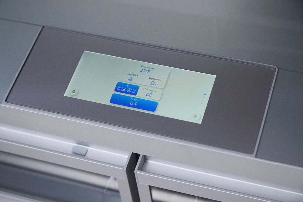 Alt View 4. Thermador - Freedom Collection 27.7 Cu. Ft. French Door Built-in Smart Refrigerator with Professional Series Handles - Stainless Steel.