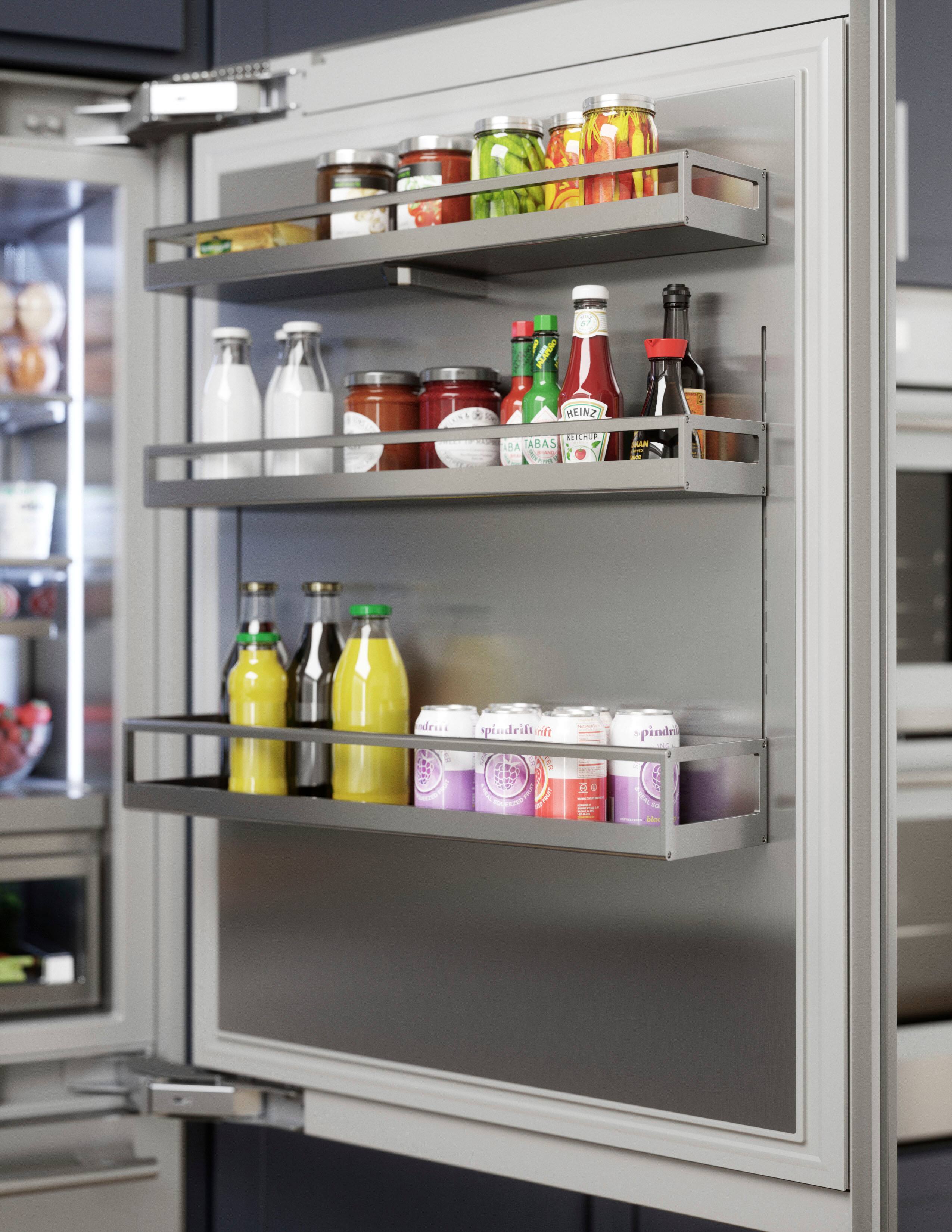 The text on the image reads "Meus Heinz ketchup, tabasco, and spindrift are on the second shelf."