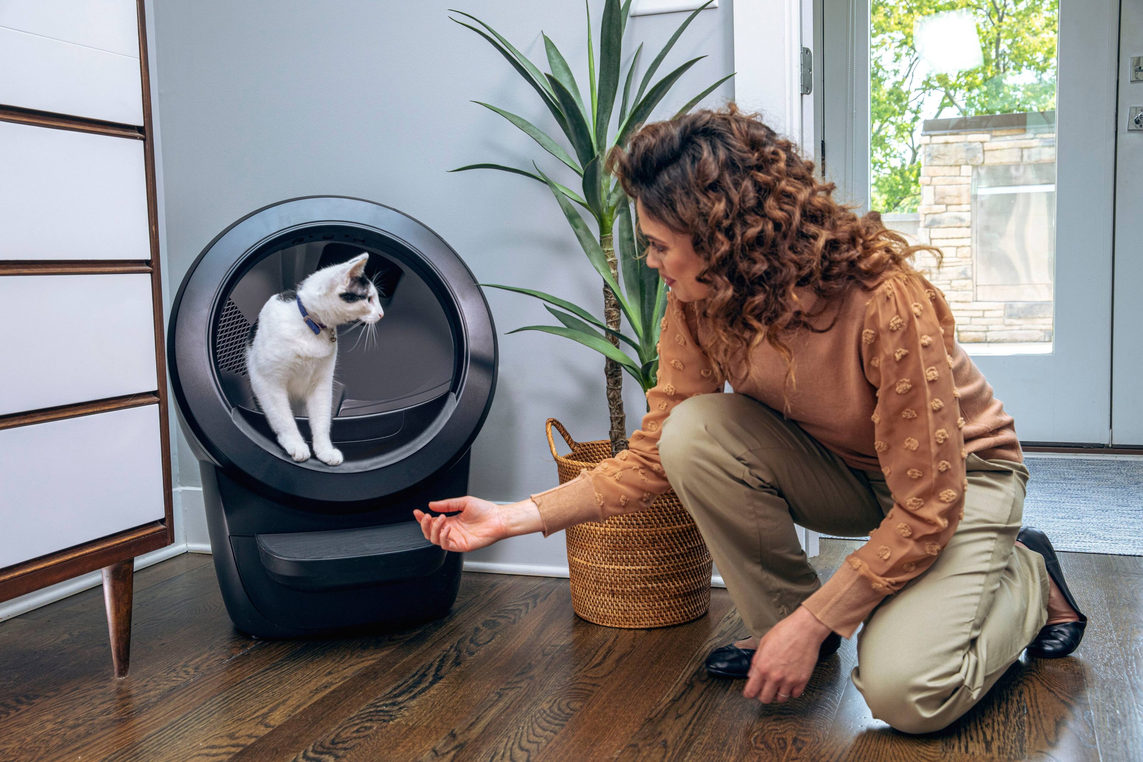 Alt View 16. Whisker - Litter-Robot 4 Smart App-Controlled Self-Cleaning Litter Box Core Accessories Bundle - Black.