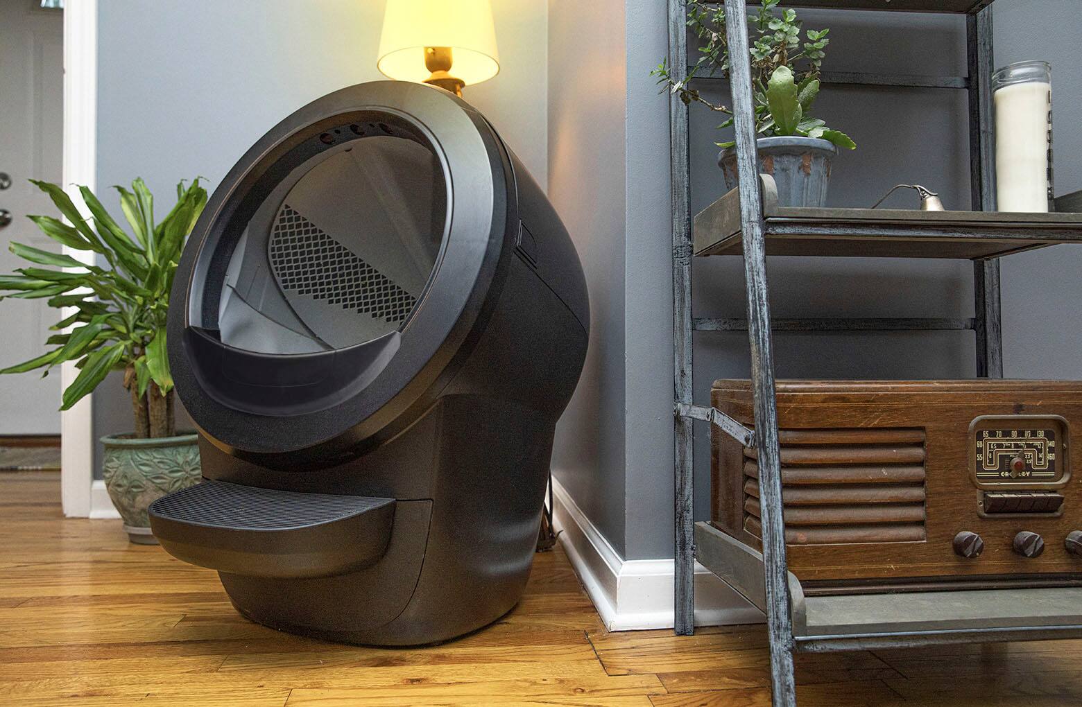 Alt View 17. Whisker - Litter-Robot 4 Smart App-Controlled Self-Cleaning Litter Box - Black.