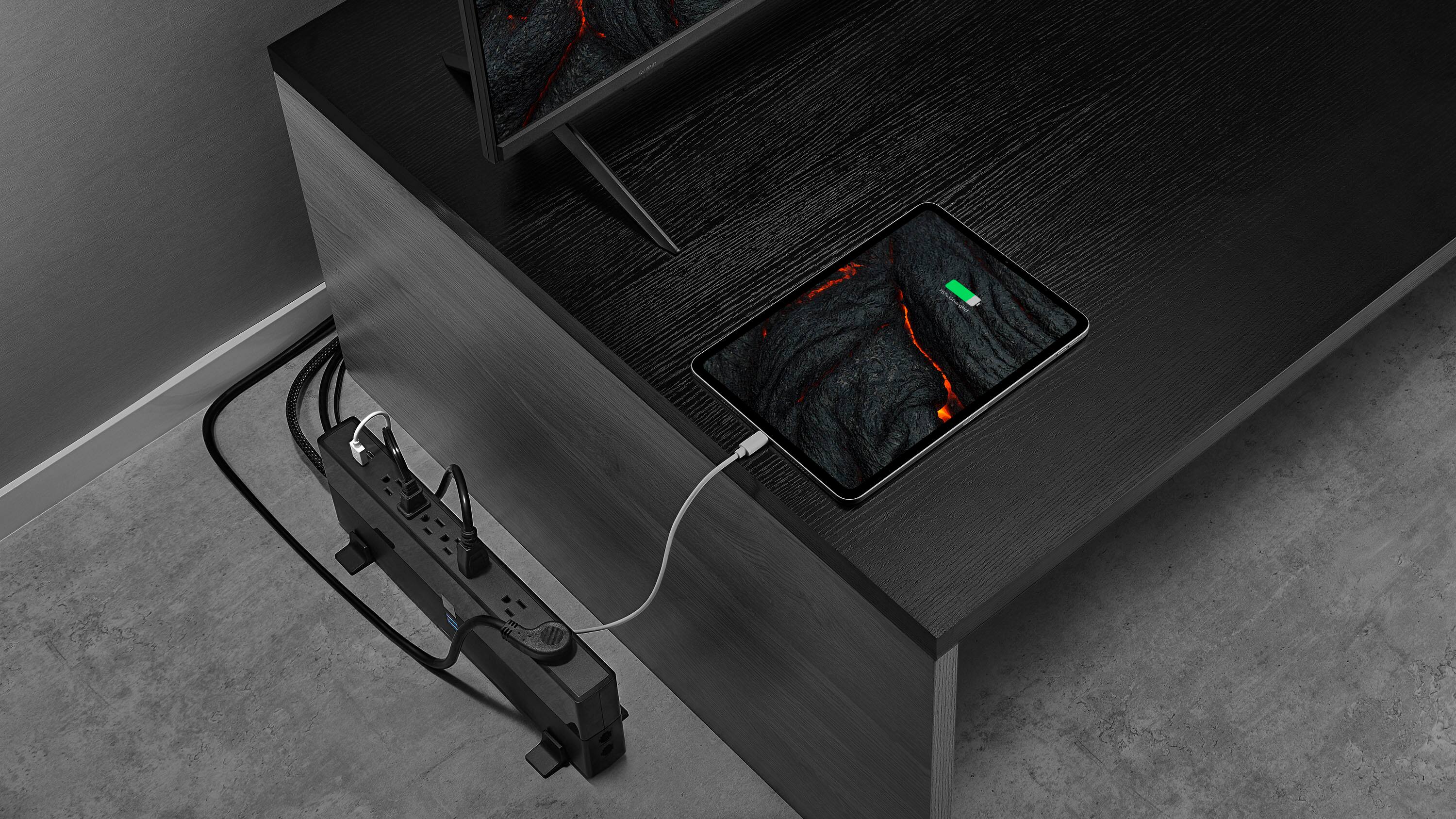 Alt View 12. Rocketfish™ - 7-Outlet/1-USB-C/1-USB 3,600 Joules Surge Protector - Black.