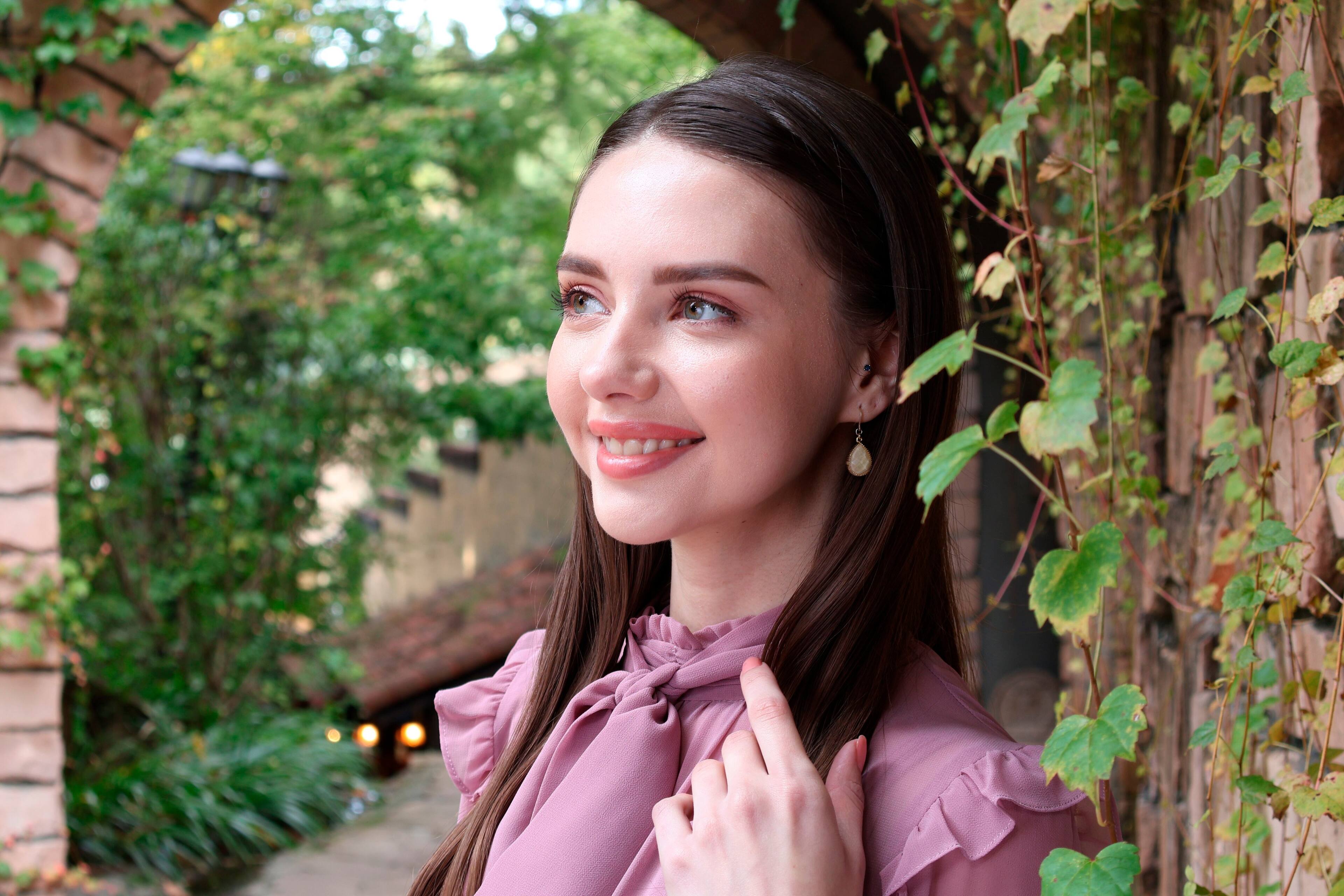 Alt View 35. Canon - EOS R50 4K Video Mirrorless Camera with RF-S 18-45mm Content Creator Kit - Black.