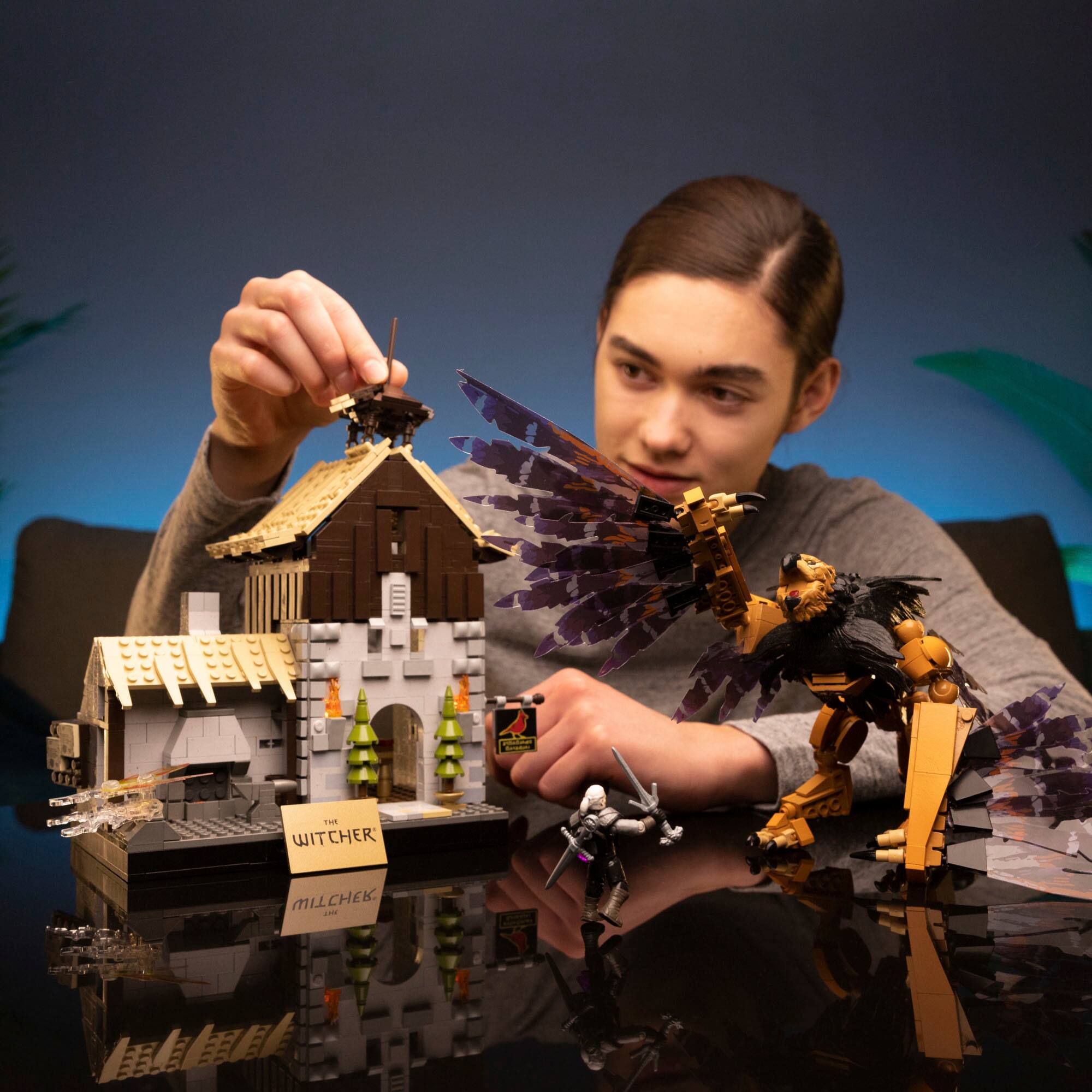 Alt View 12. Mega Construx - The Witcher Geralt's Griffin Hunt.